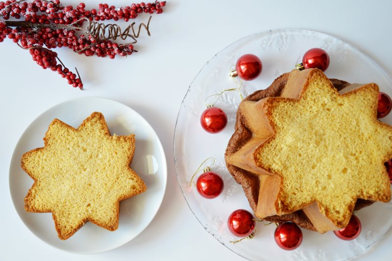 Pandoro tagliato a stella