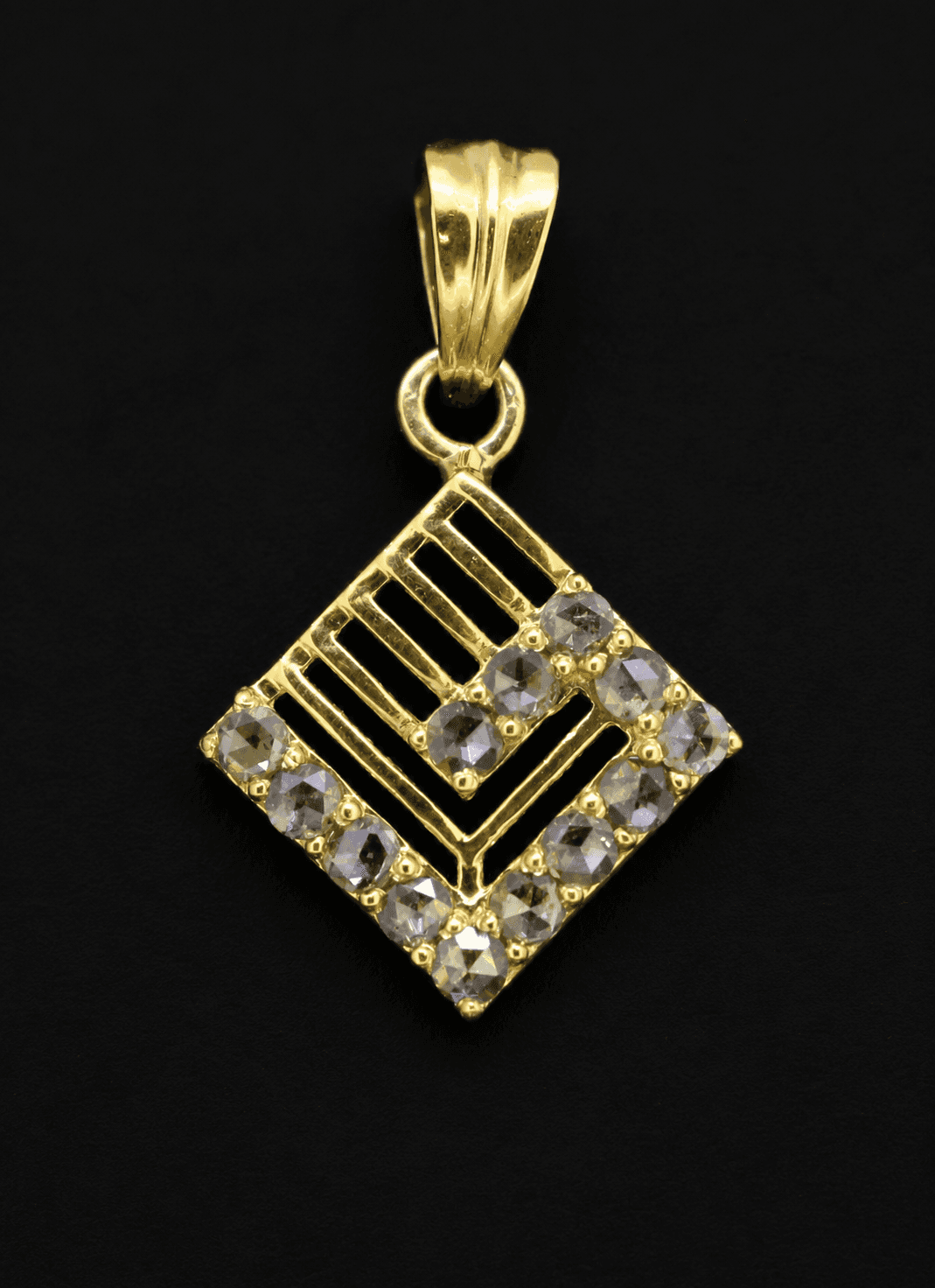 Grandeur Pendant
