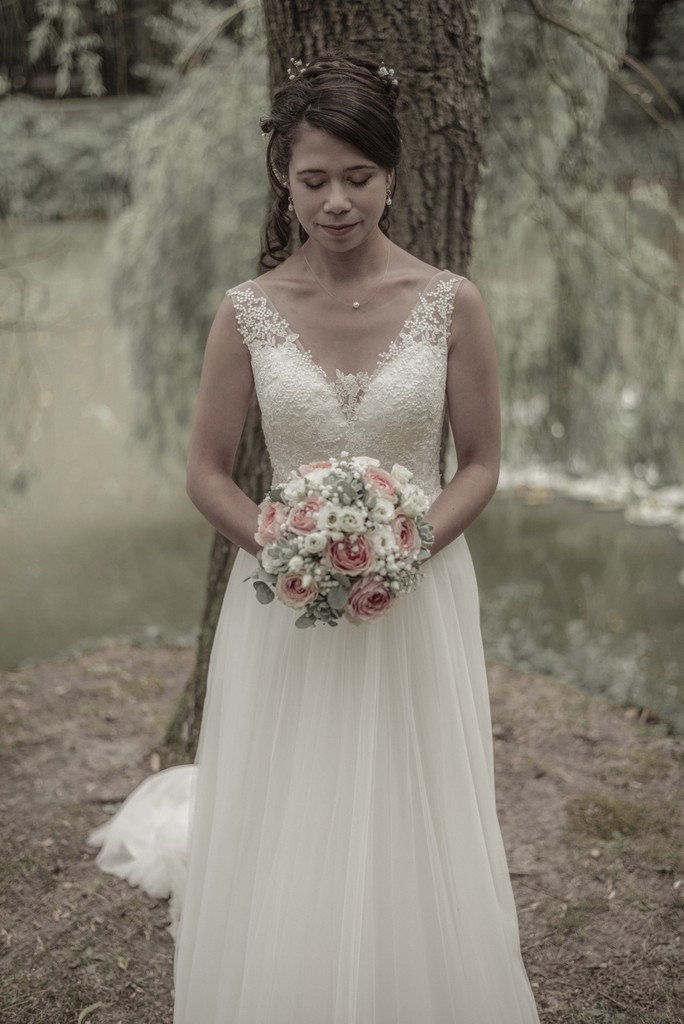 Album photo de luxe — French wedding photographer Paris — luxury wedding book France — Maison Elion — relique photographique rare — fragment intemporel — rituel artistique — photographe mariage haut de gamme — Seine-et-Marne 77 — album mariage bespoke sur mesure — timeless photography France — image symbolique — luxury French wedding photography