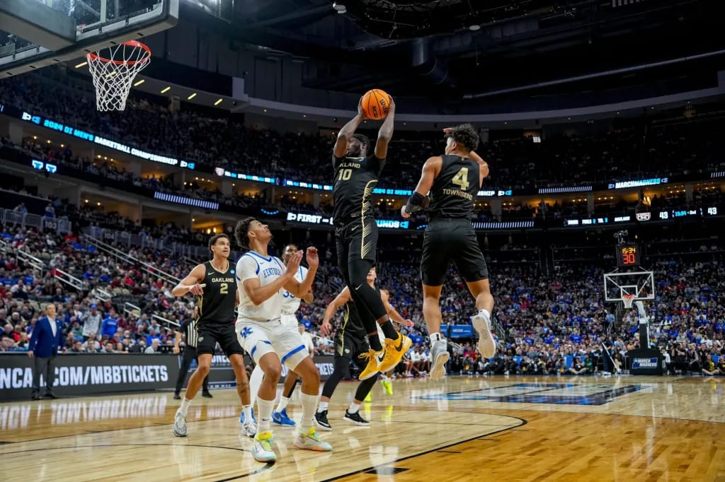 College Hoops Showdown Series