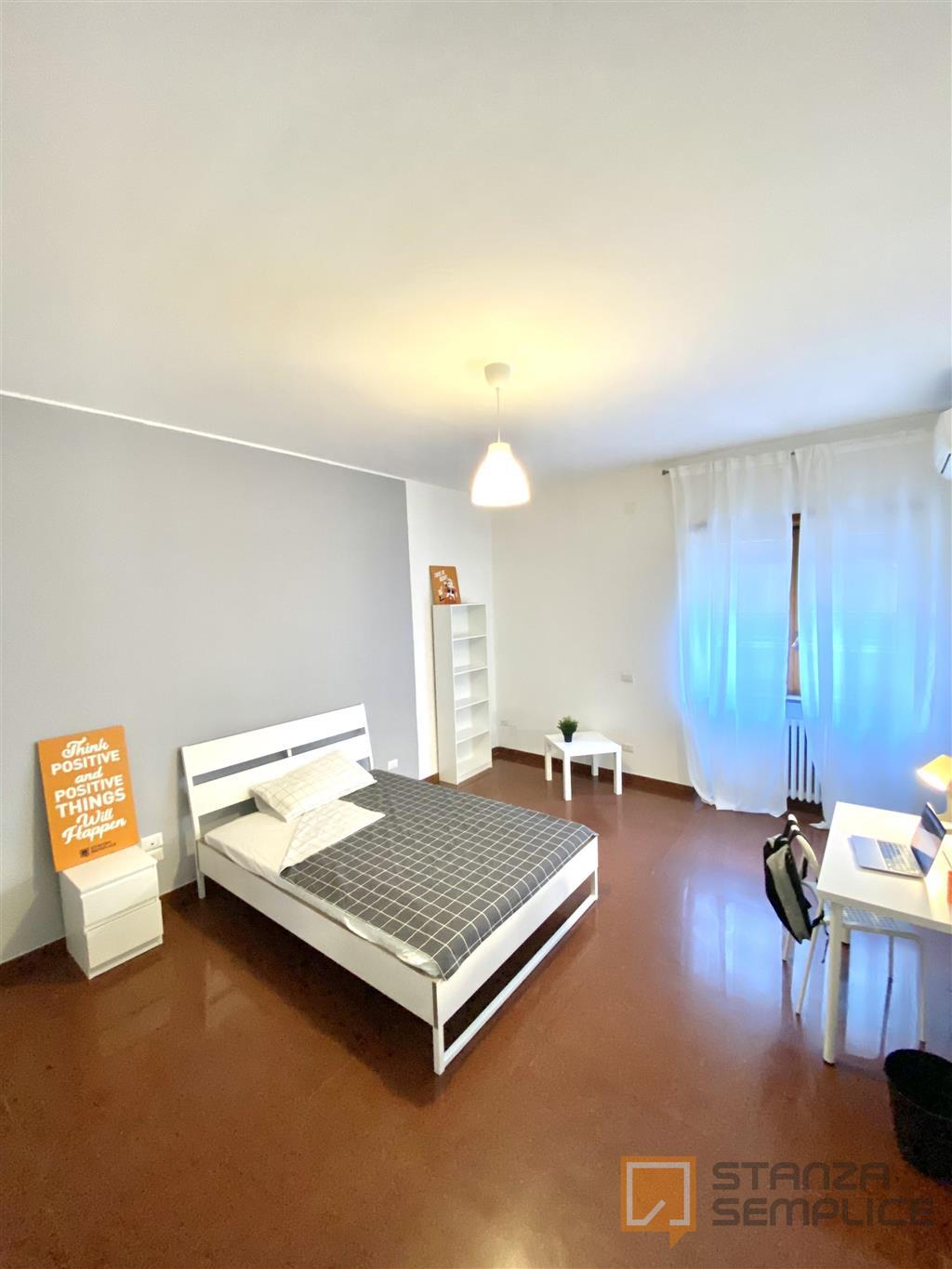 25 sqm room in Via Prospero Petroni, Bari
