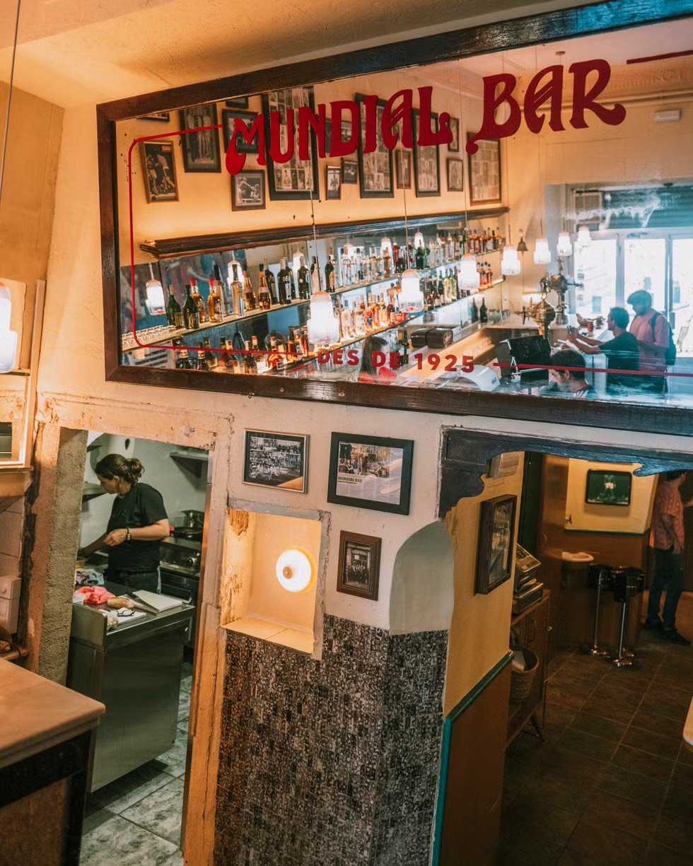 Mundial Bar Barcelona. Simaba Group, Discover Barcelona with Us.