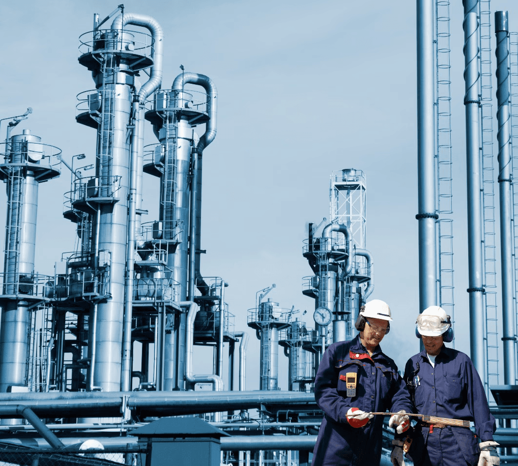 Coach explaining stuff to an athlete