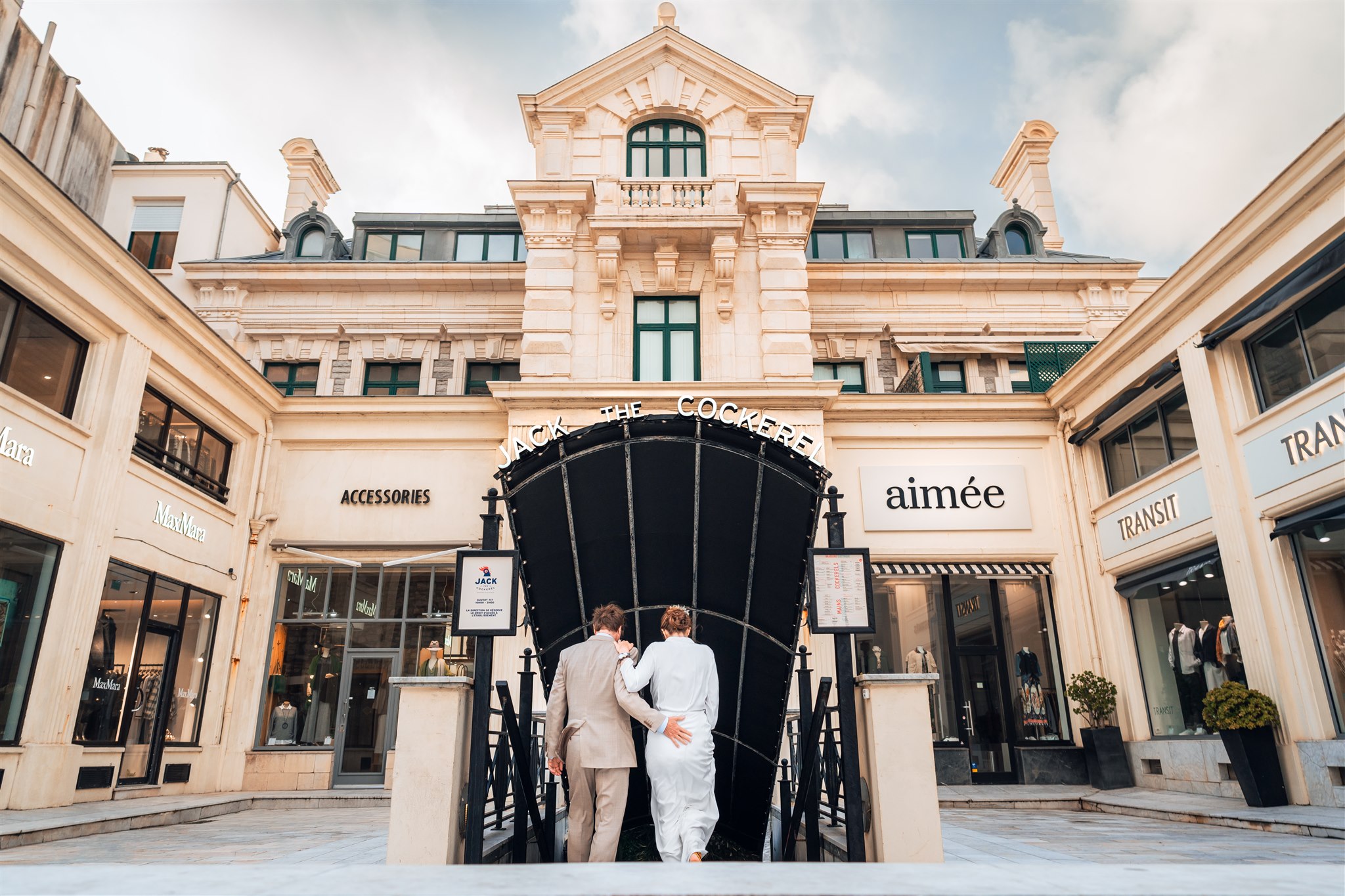 vue extérieure d'un mariage a Jack the Cockerel à biarritz au pays basque