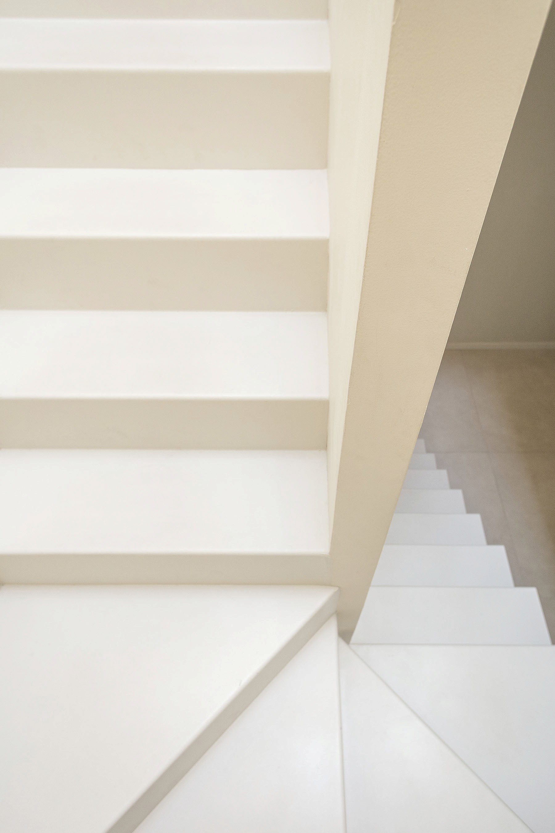 Aurora Sinclair underwater portrait