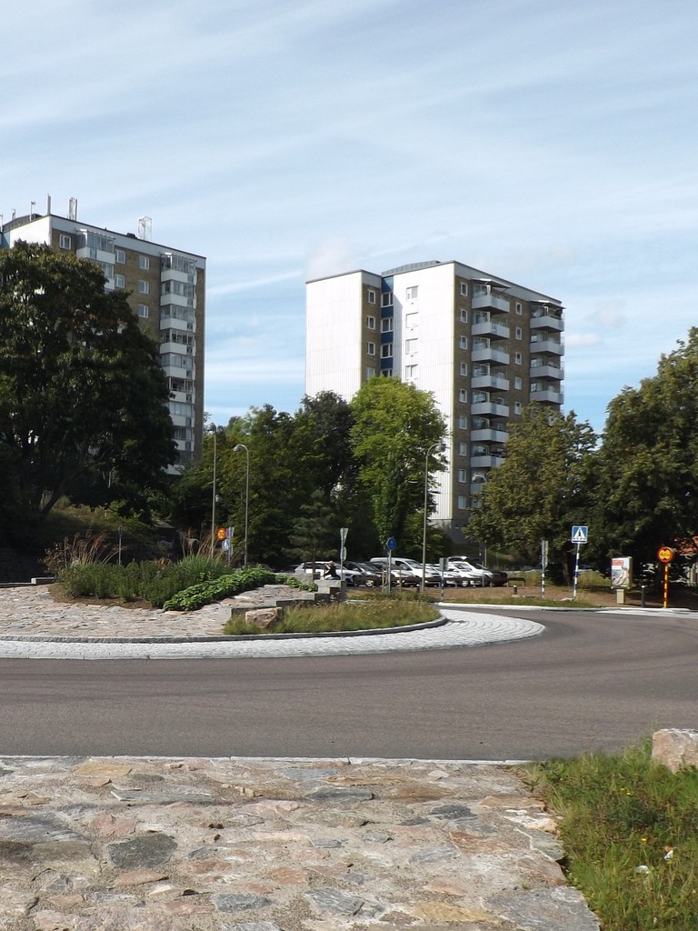 Pavimento de pedra em padrão de mosaico.