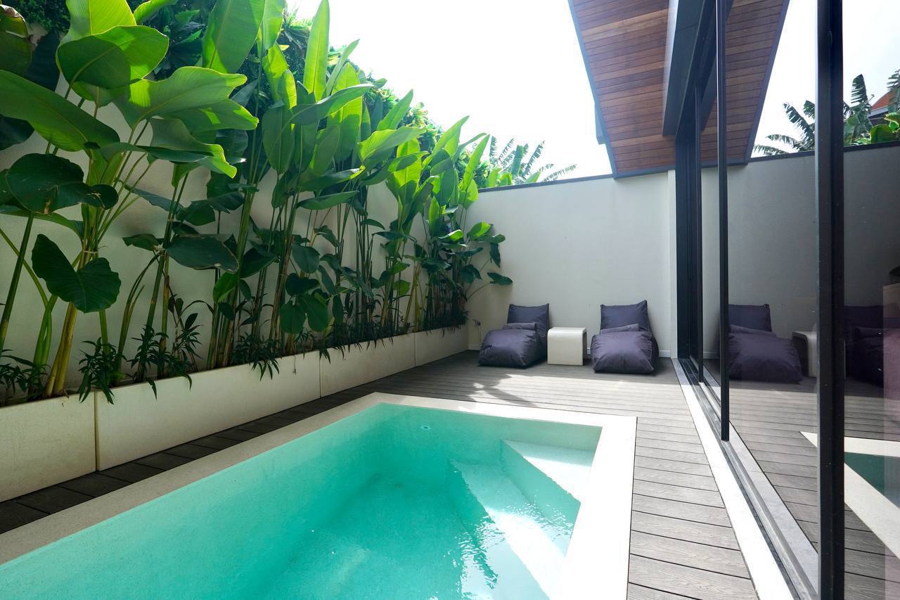 Три полностью меблированные виллы с двумя спальнями в жилом комплексе в Умаласе