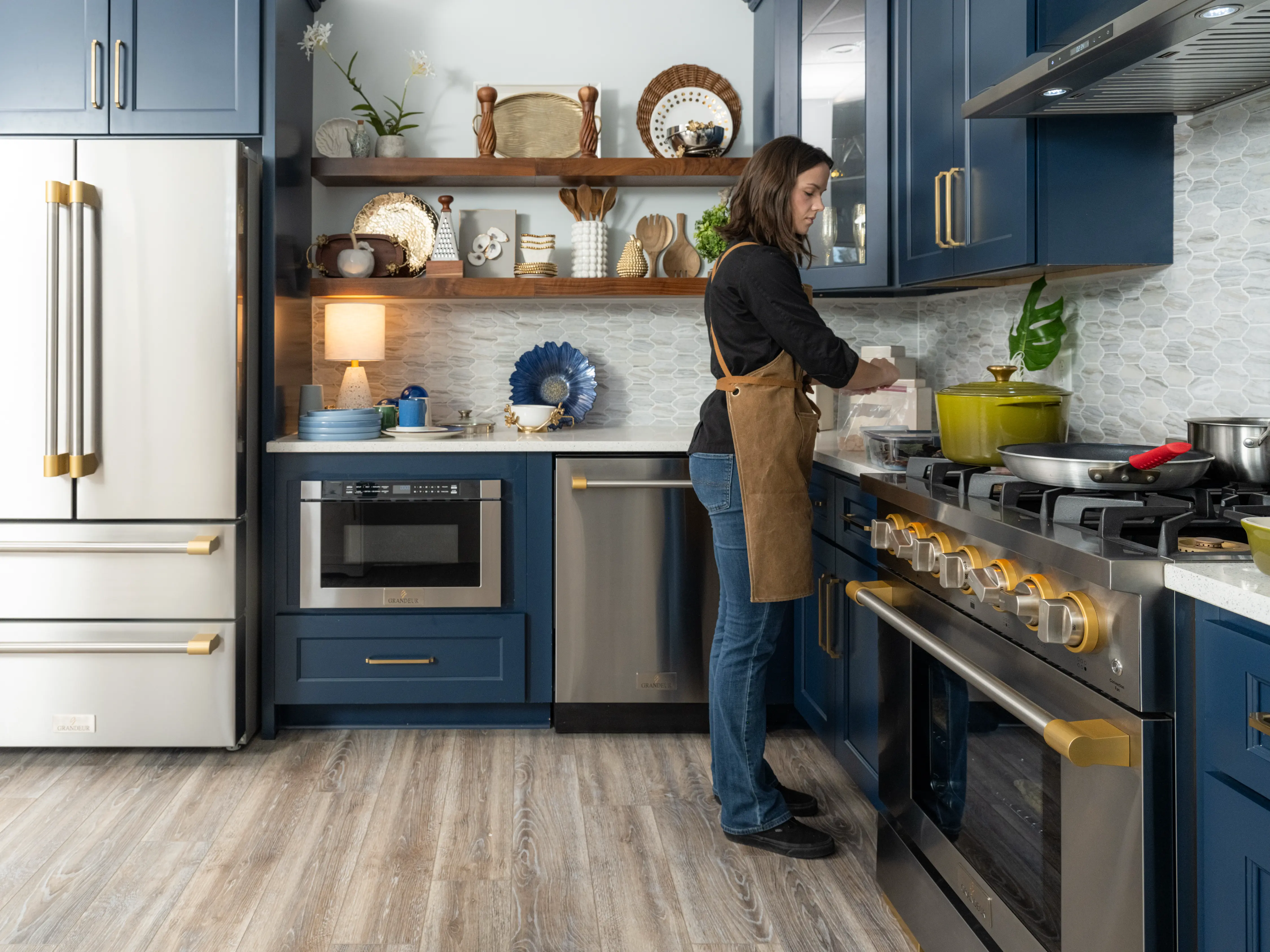 MICROWAVE UMDM2455AS