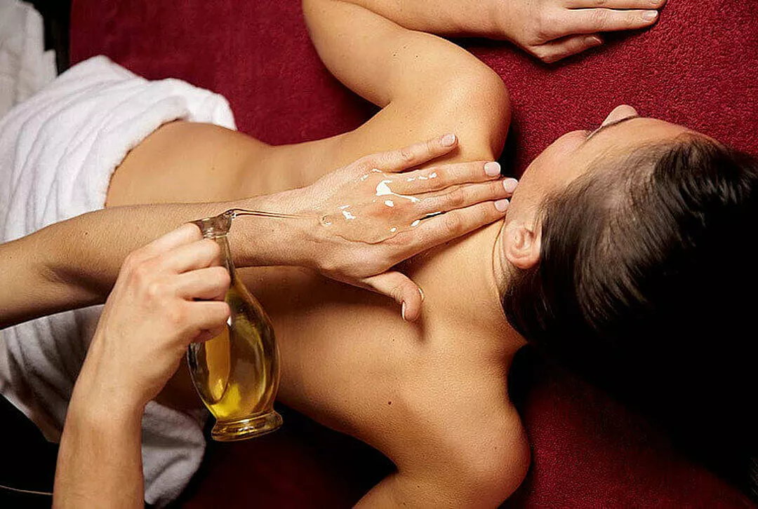 Lomi Lomi Nui Marimastè