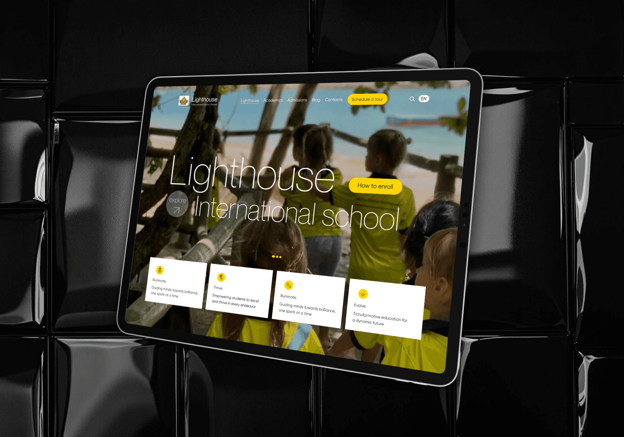 Project showcase screen mockup