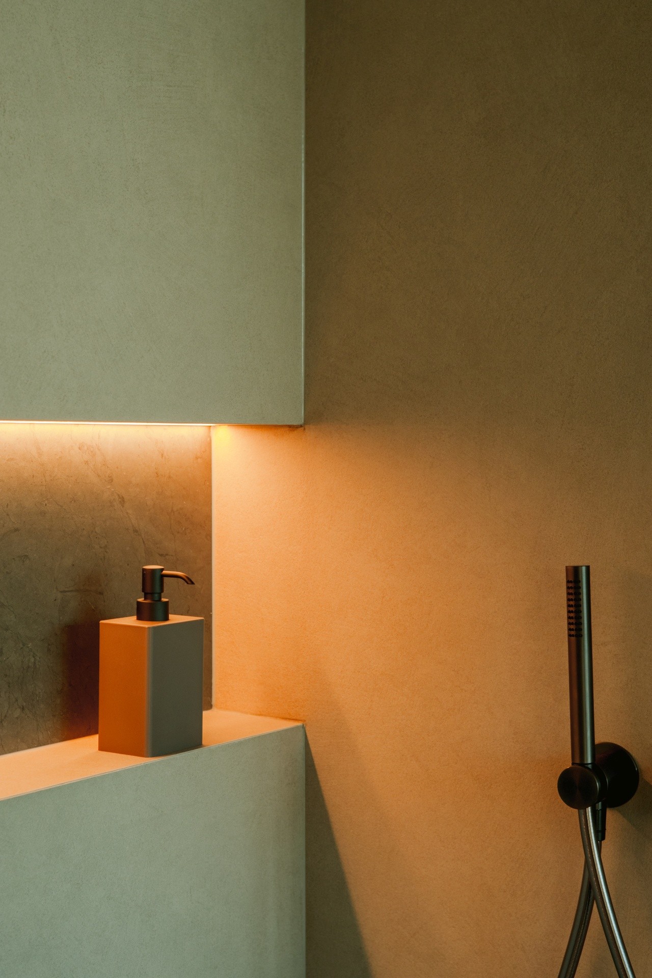 Foto dettagli showroom arredobagno