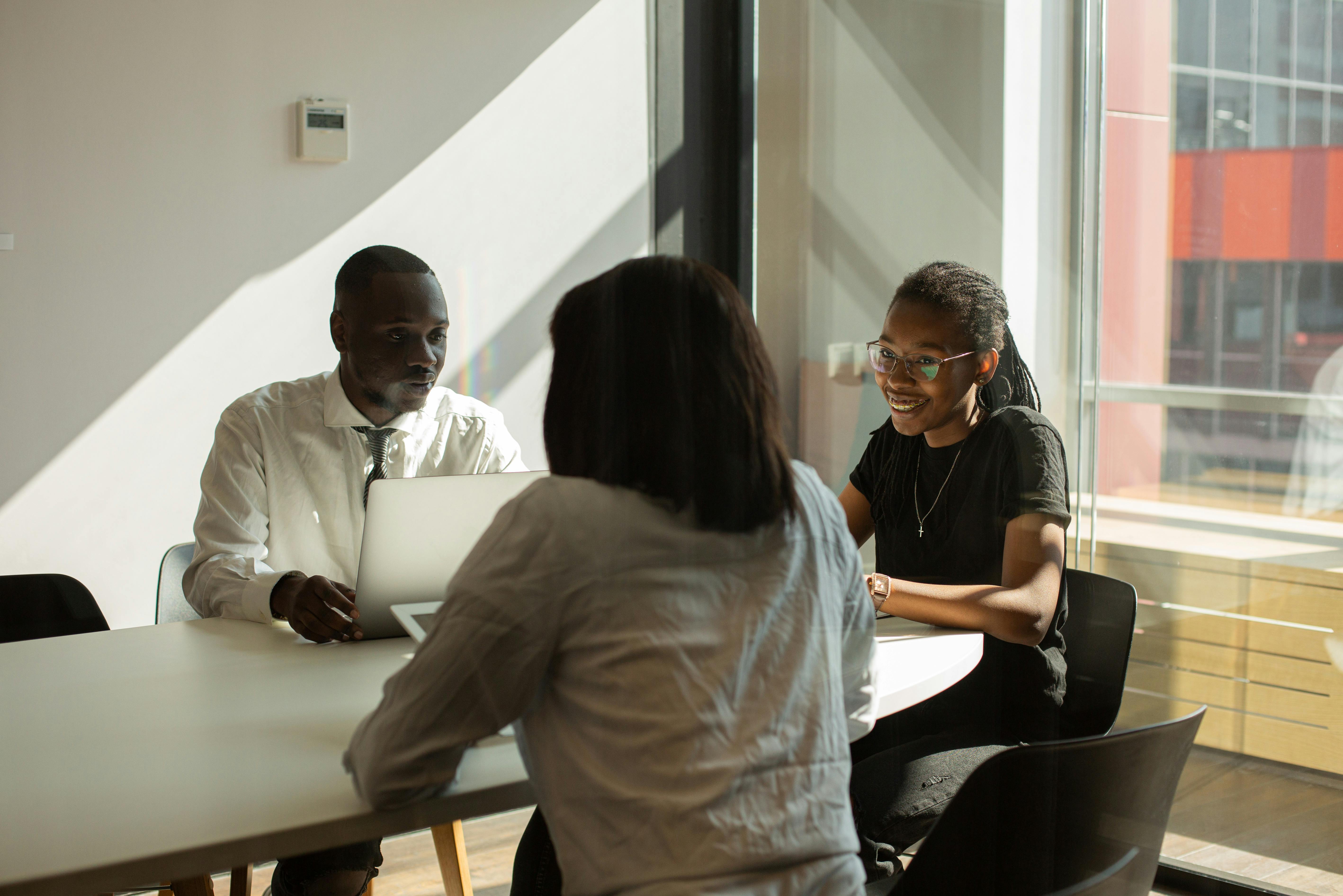 Woman talking to a broker for personal loans