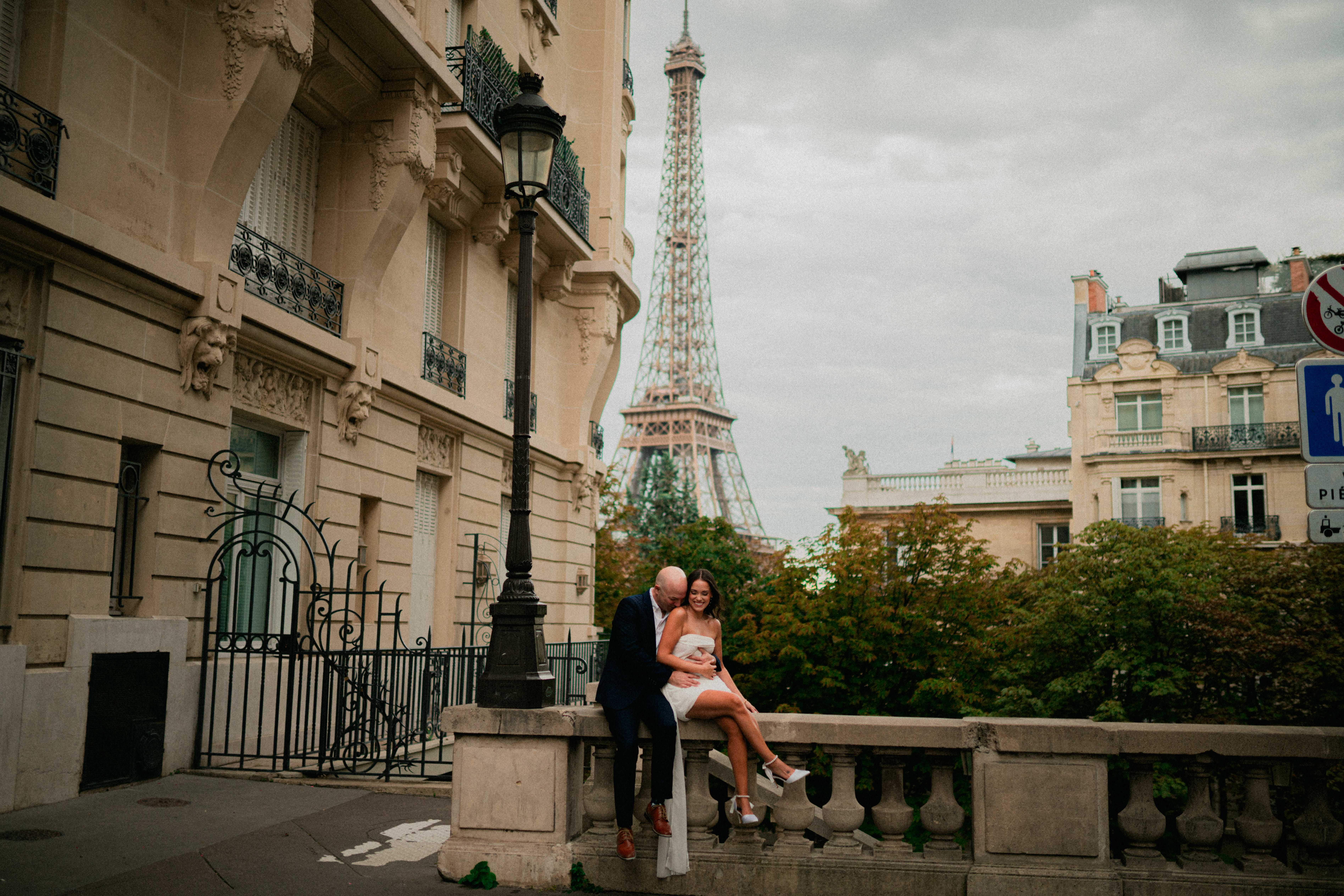 Paris Photographer - LeParisPro. Weddings, engagements, proposals, lifestyle and fashion photoshoots.