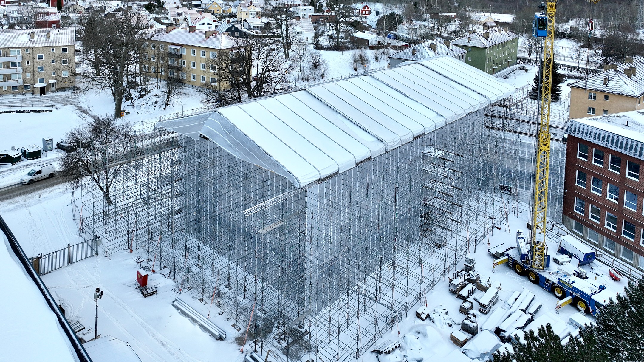 Byggnadsställning på Mjölby