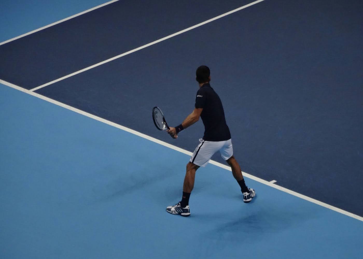 How to Hit a Backhand in Tennis: Simple Steps