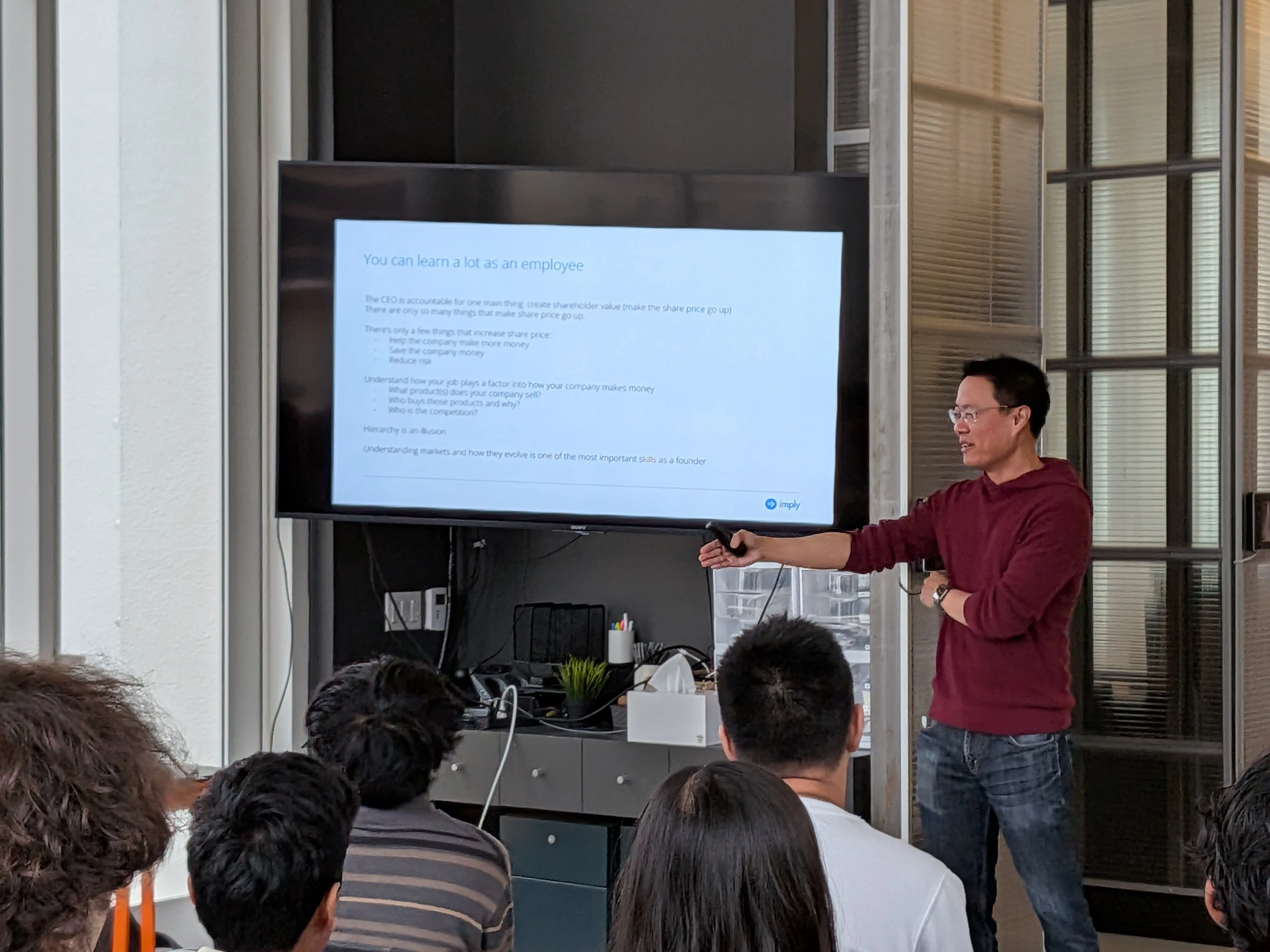 Life at TKS — students and mentors during the program (photo 2)