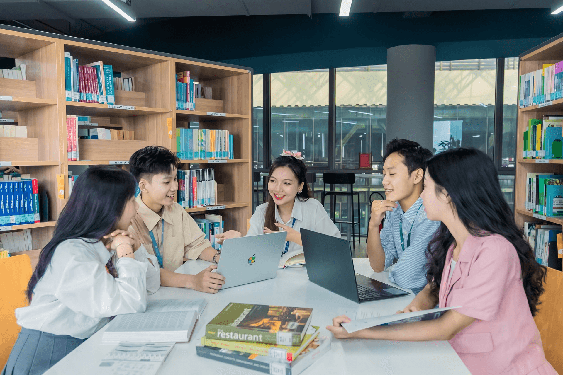 Trường Đại học Văn Lang công bố chính sách xét khen thưởng và học bổng khuyến khích học tập năm học 2024 - 2025