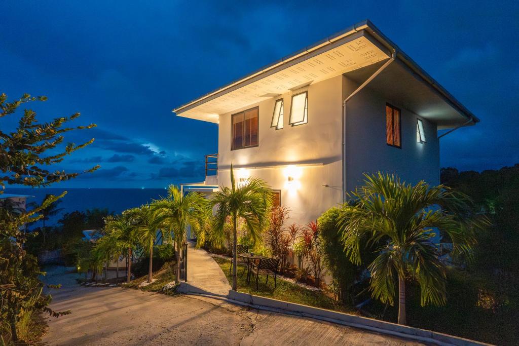 A serene spa room in a Mediterranean-modern villa by the ocean