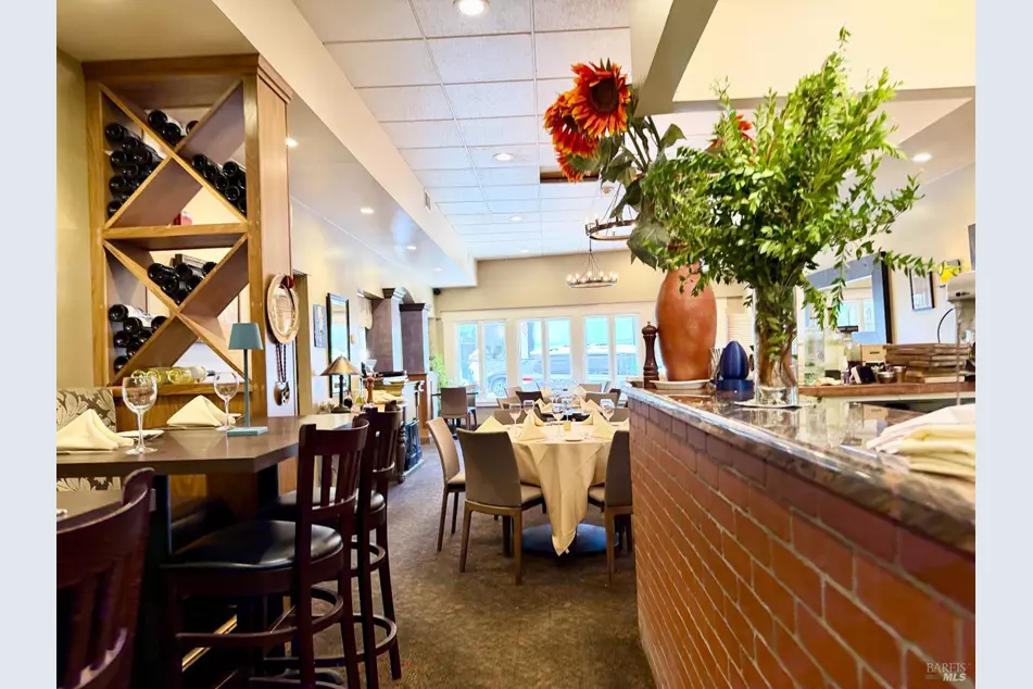 Dining room at neighboring Valenti and Company