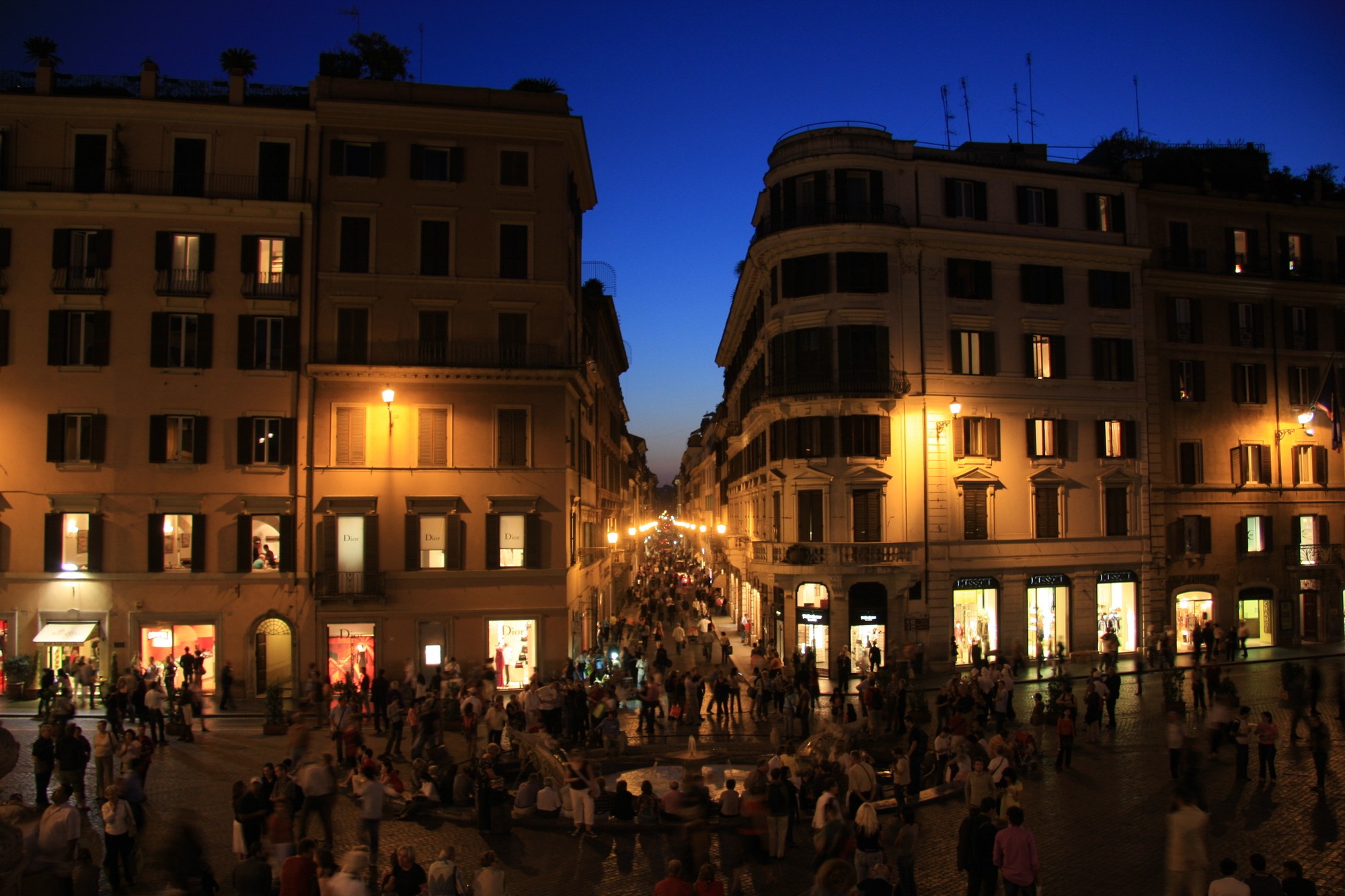 photography of dam during daytime