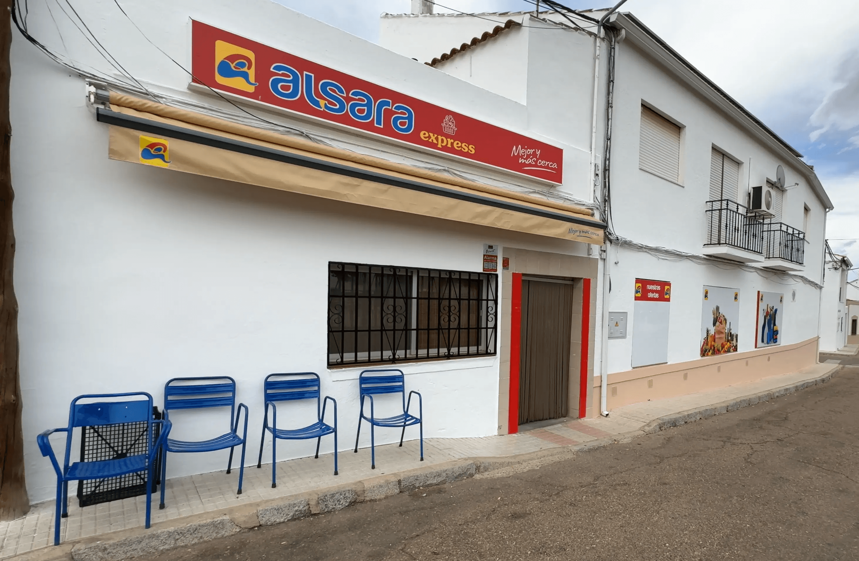 Descubre Alimentación Mejías en Guadajira: tu tienda local con amplia variedad de productos frescos, frutas, verduras, carnes, congelados y artículos de ferretería. Todo lo que necesitas, en un solo lugar.