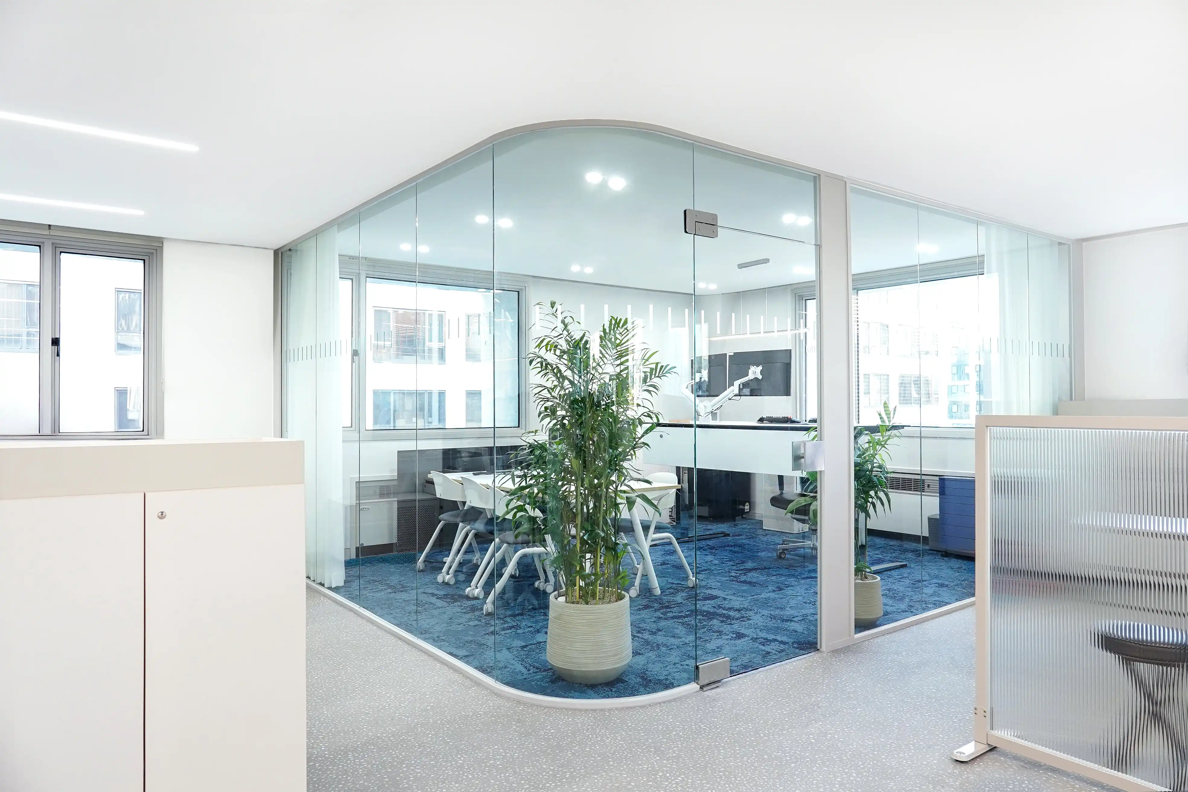 디자인화분이 배치된 모습