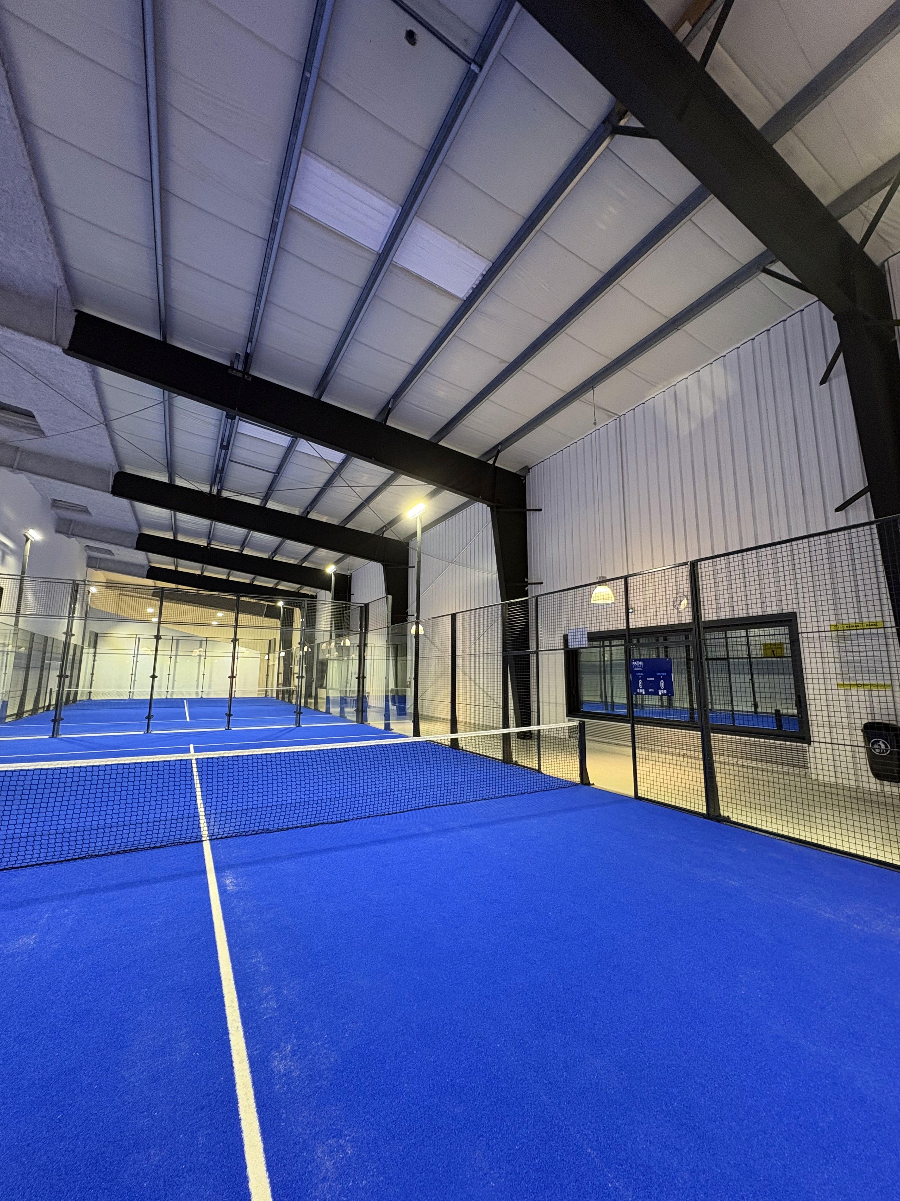 Terrains de padel entièrement peints, réalisation Procolors à Quetigny