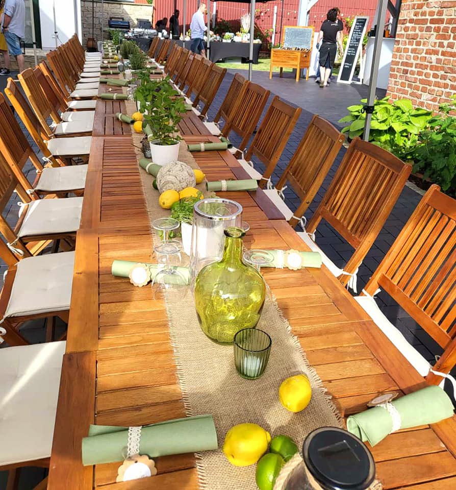 Tische, Stühle, Deko