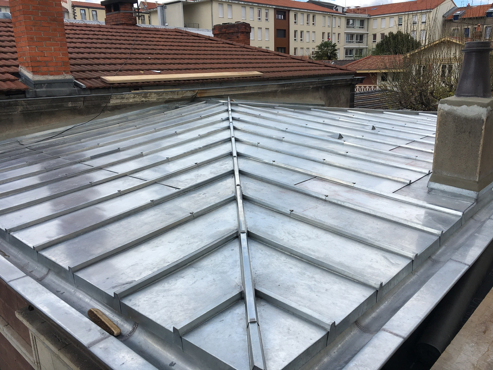 zinc tuile bleu