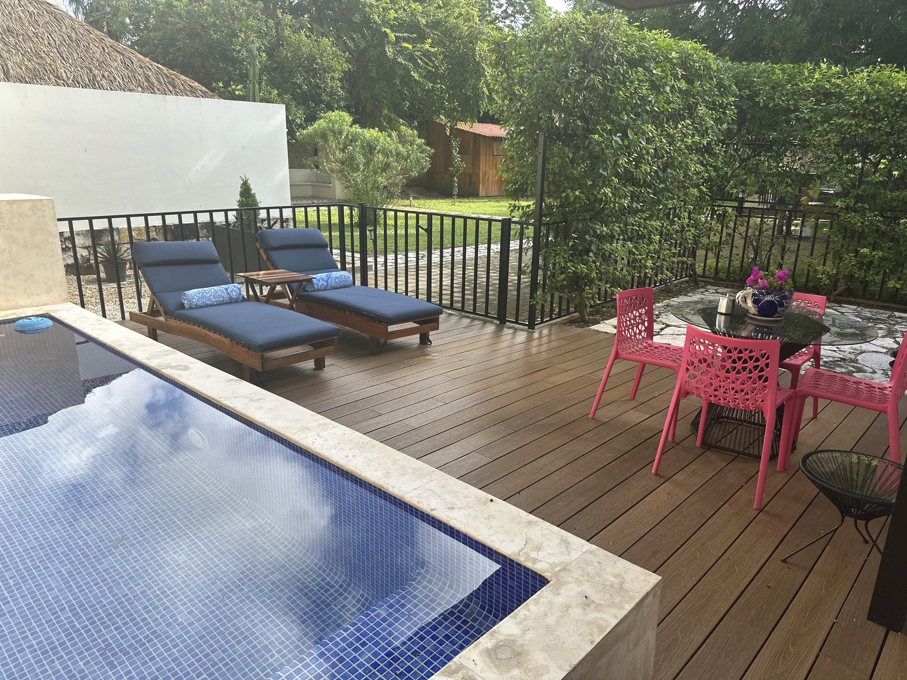 Casa Frida private pool terrace, loungers and garden in Mérida