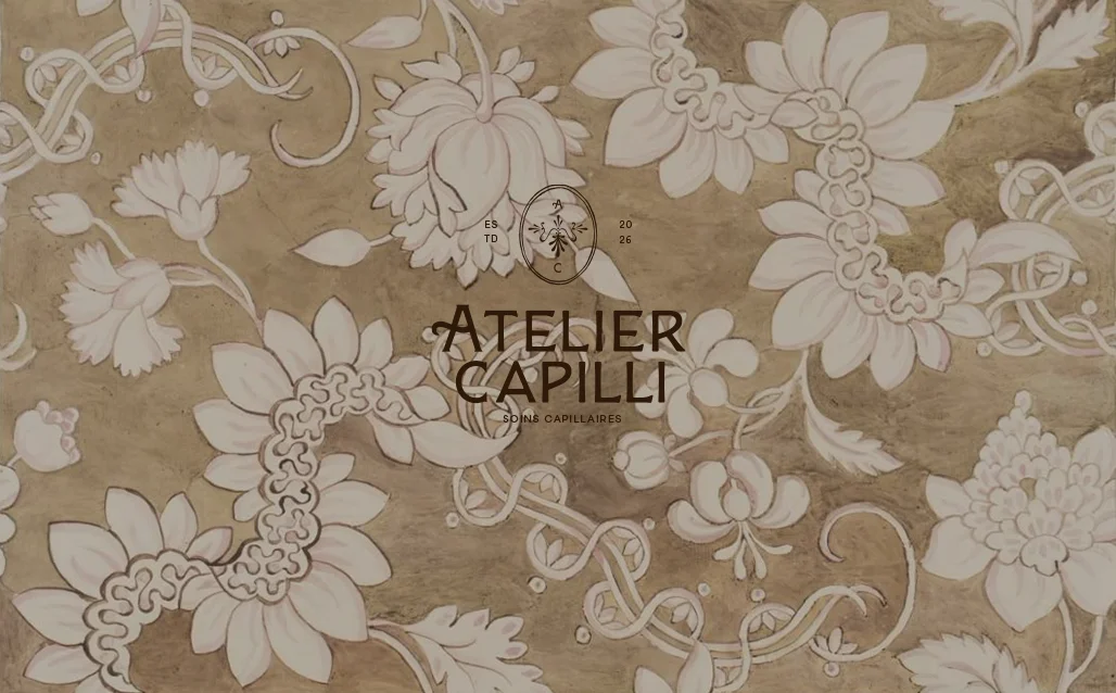 tapisserie fleurie avec logo