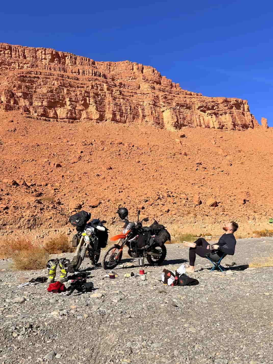 Маршрут через пустыню и горы