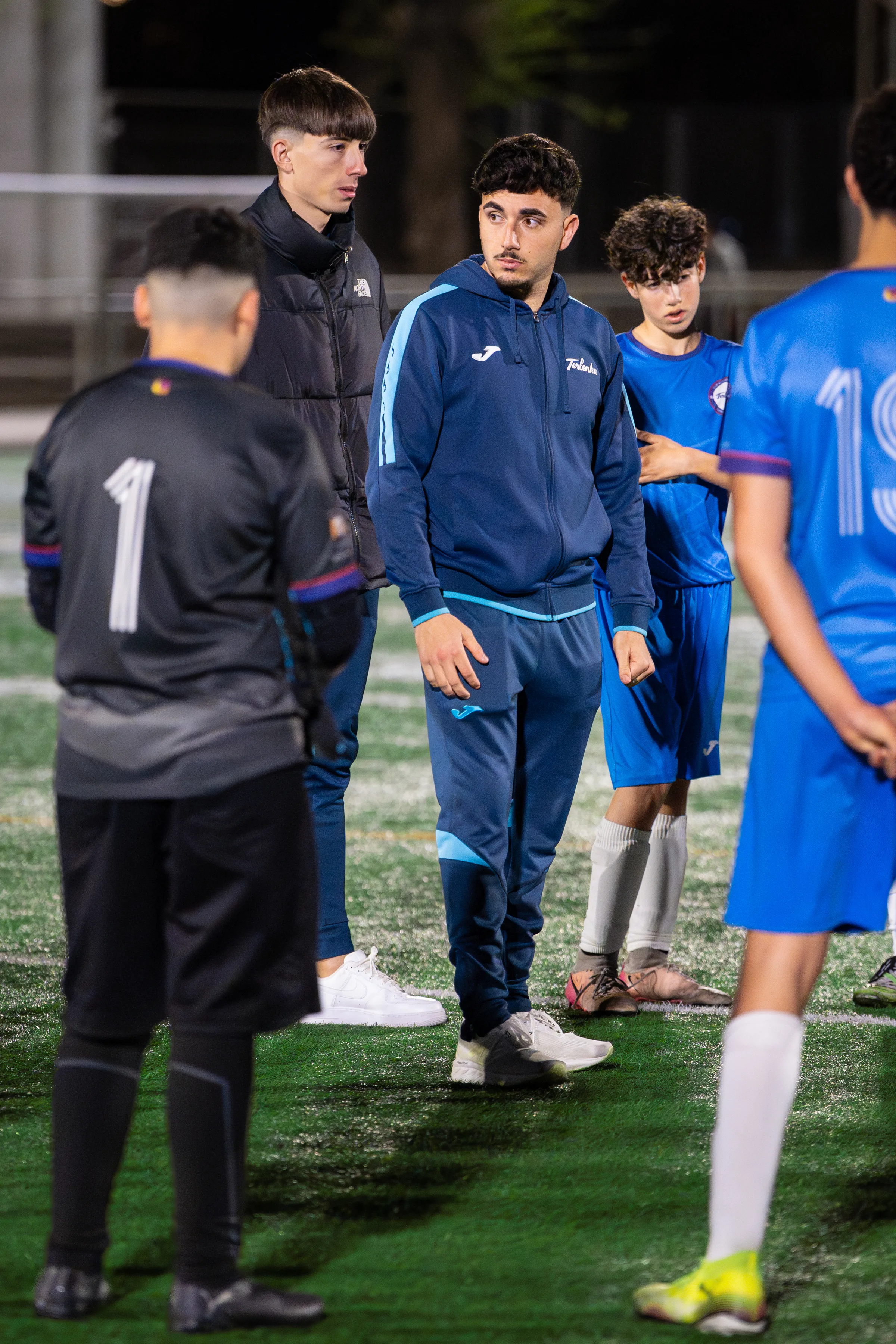 partido fútbol sala amigos Hospitalet, fotografía deportiva sala Barcelona, Nolan Pardo fotógrafo Barcelona 2026, fútbol sala interior Hospitalet