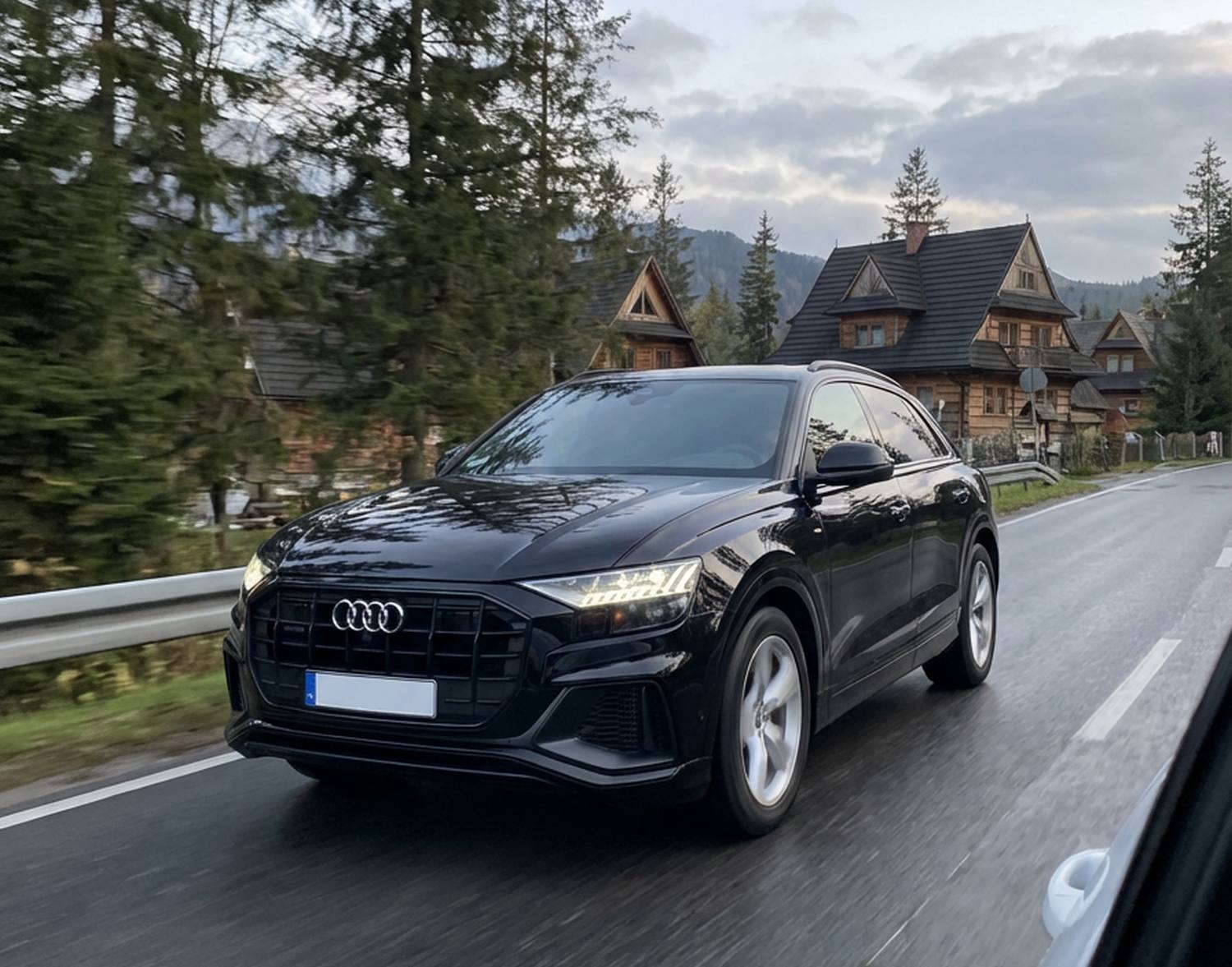 wynajem auta rzeszów samochód w trasie podróż