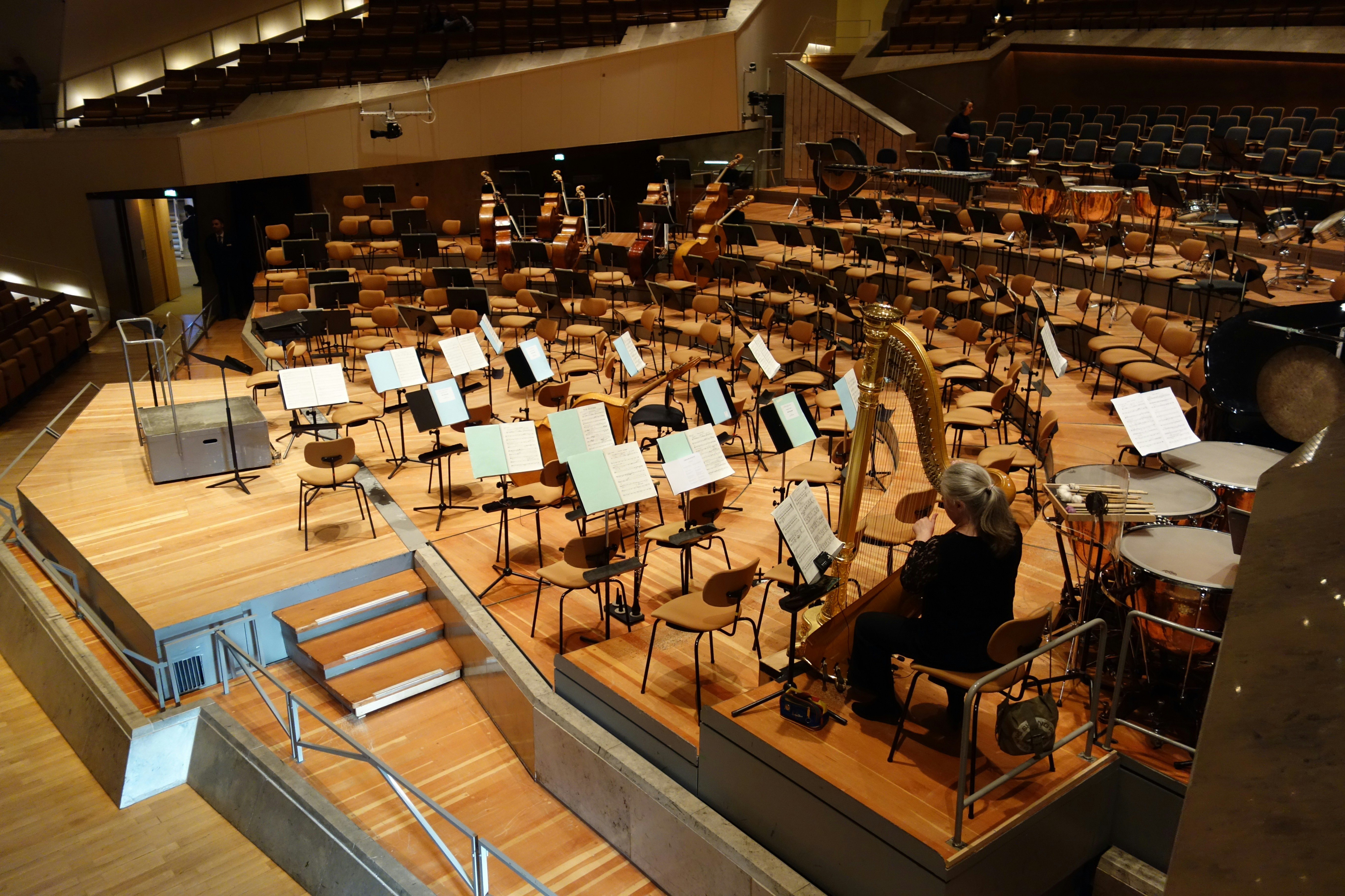 Acoustic sound engineering  for halls and manufacturing quality control