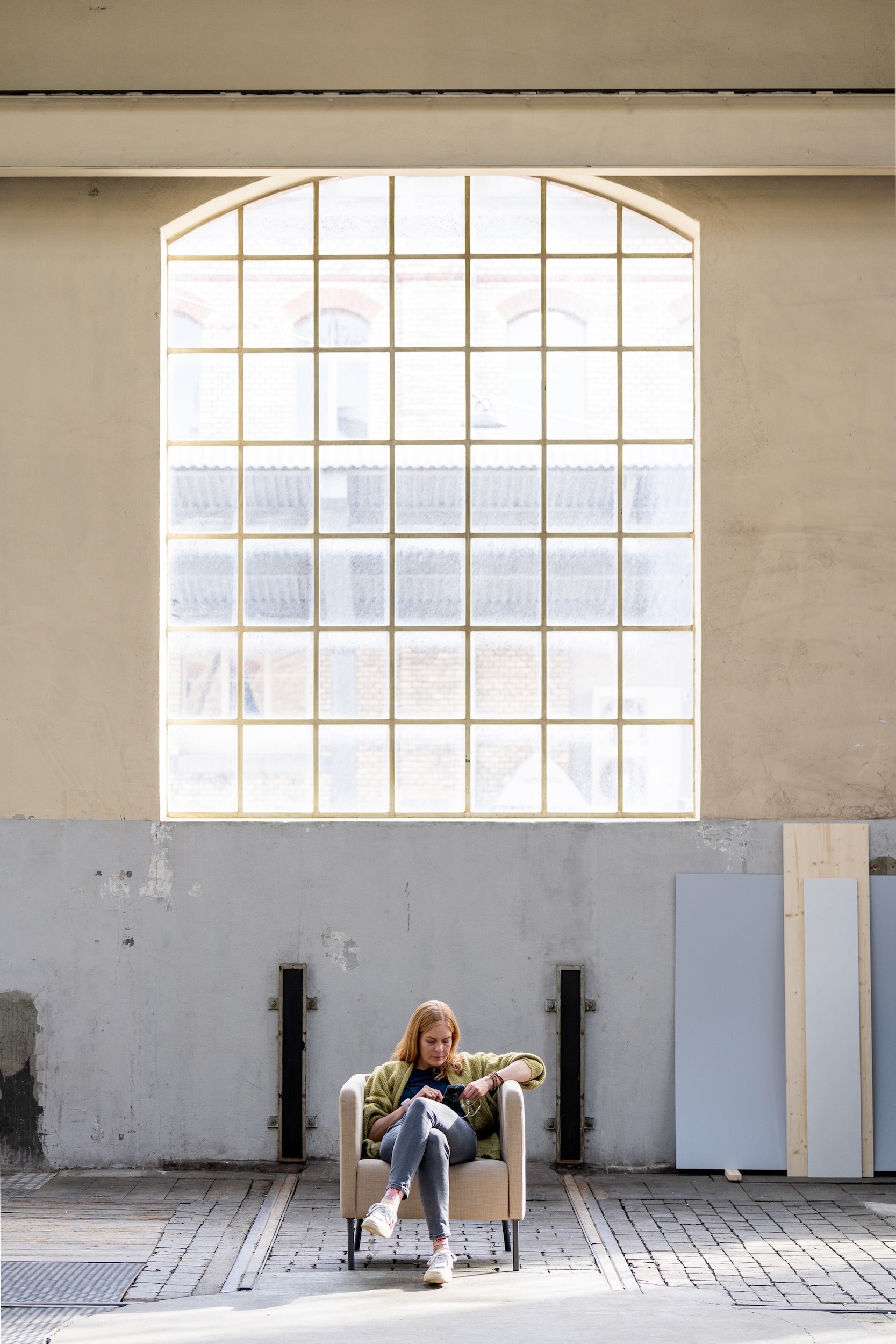 Behind the scenes blue Launch Shooting