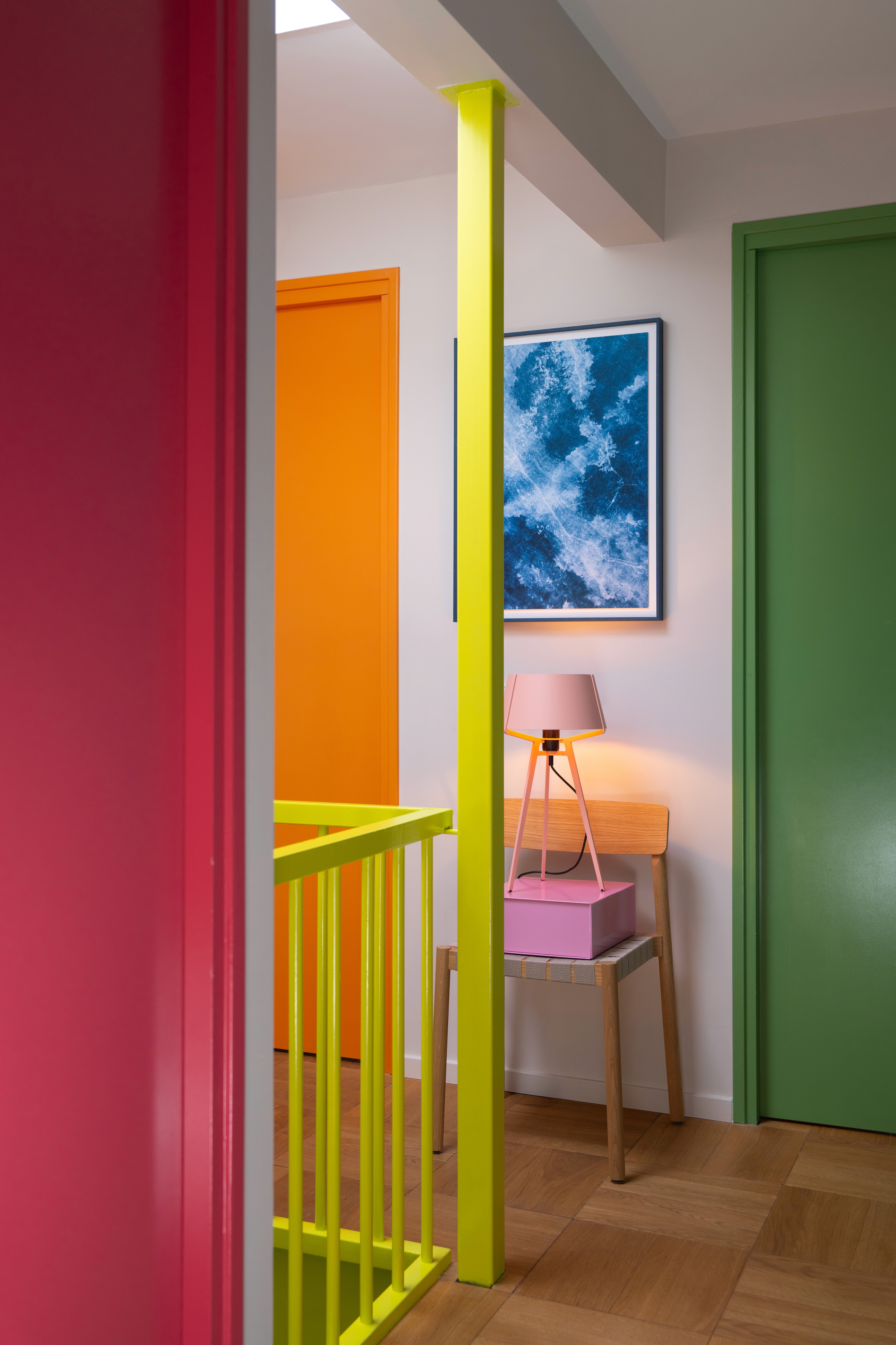 Hallywa colors expats