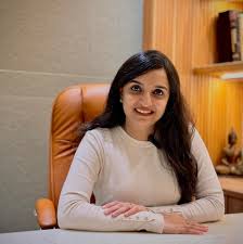 closeup photography of woman smiling