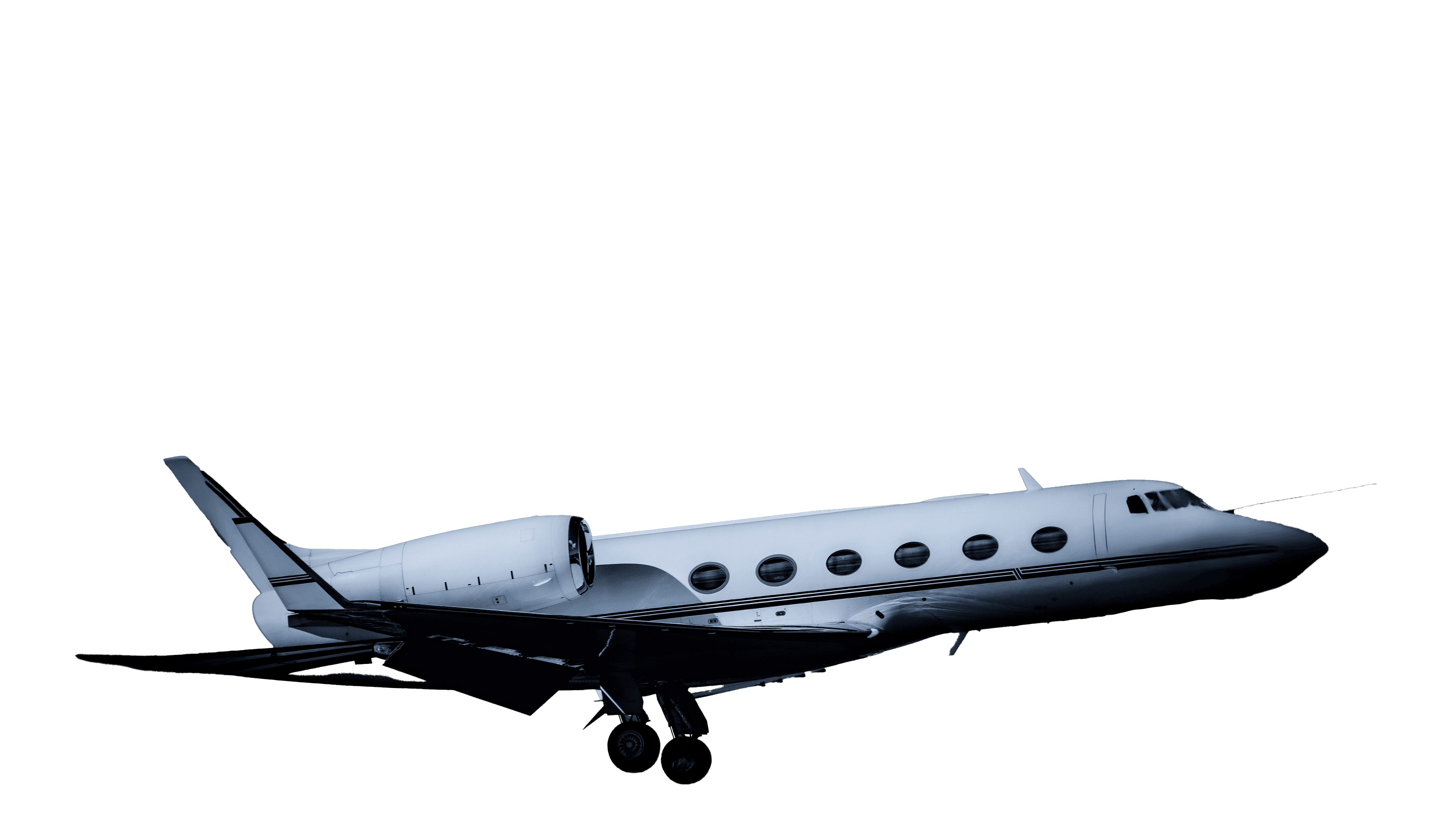 Ein weißes Privatflugzeug am Himmel. Das Flugzeug ist ein Geschäftsreisejet.  