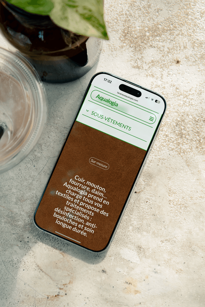 Interface mobile Aqualogia : présentation d'une fiche produit avec un design épuré et une UX optimisée.