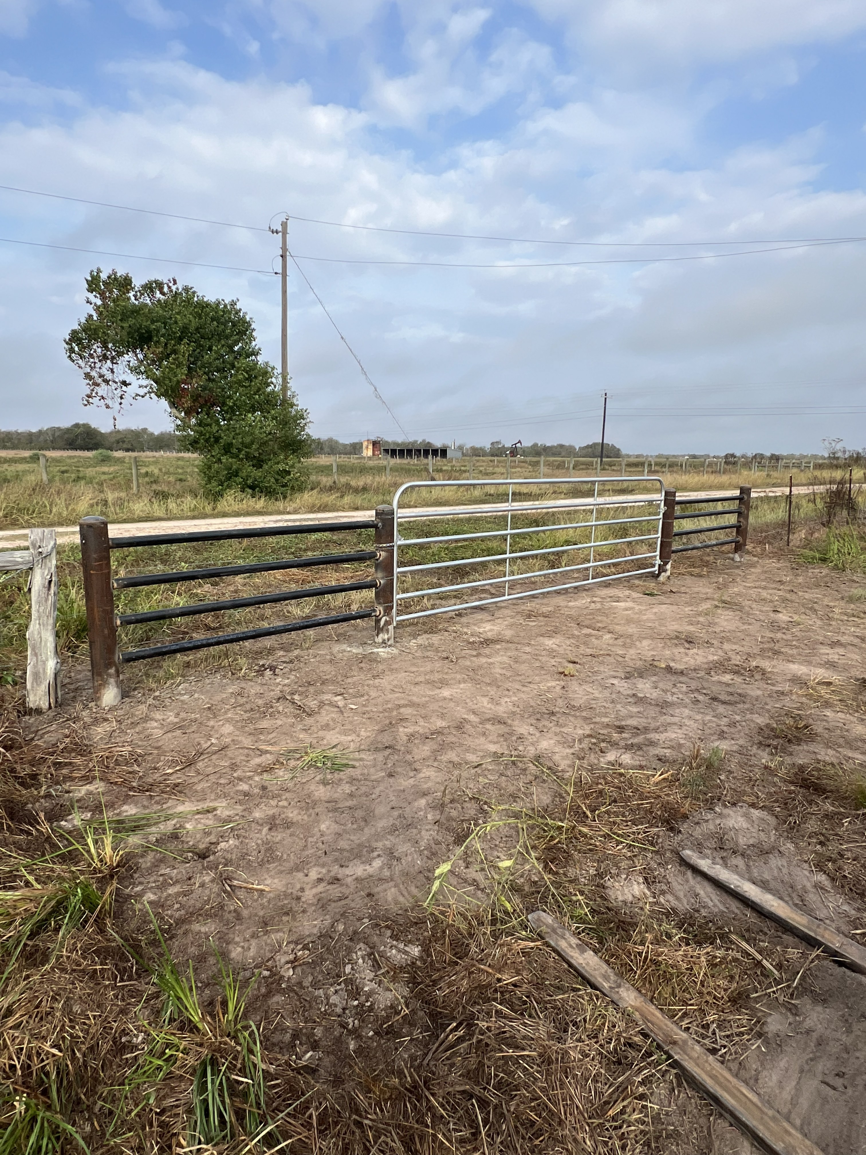 yellow and black cyclone gate