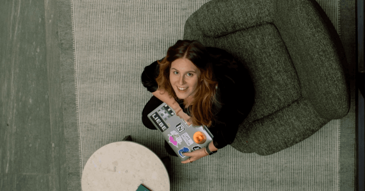 a personal branding and linkedin consultant for marketers and founders + content creator