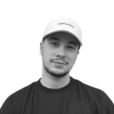 Tom, Print Designer
