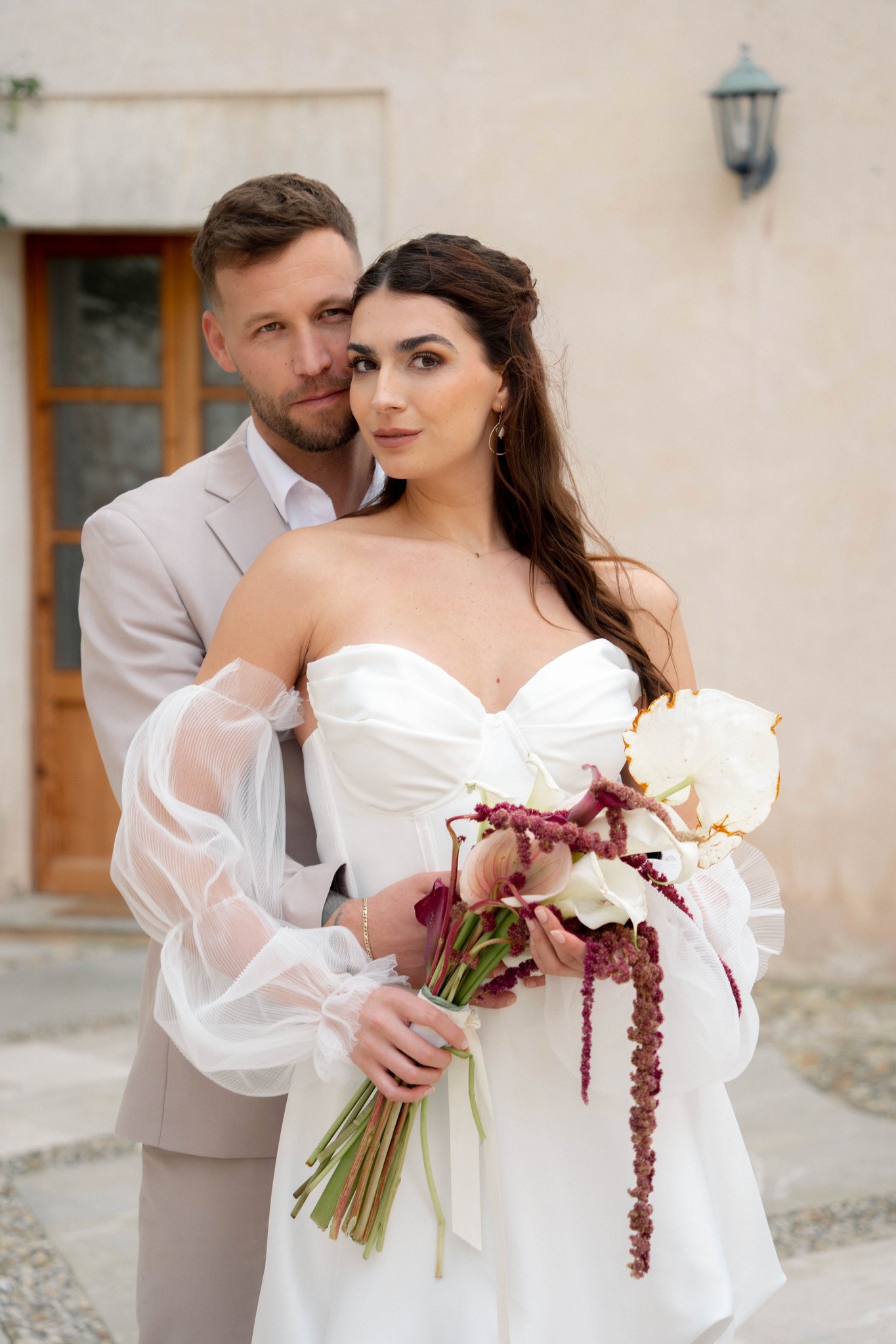 Authentisches und emotionales Paar-Shooting des Brautpaares in Petersberg, eingefangen vom Hochzeitsfotografen Blissxframes Photography