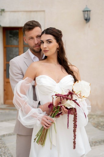 Authentisches und emotionales Paar-Shooting des Brautpaares in Petersberg, eingefangen vom Hochzeitsfotografen Blissxframes Photography