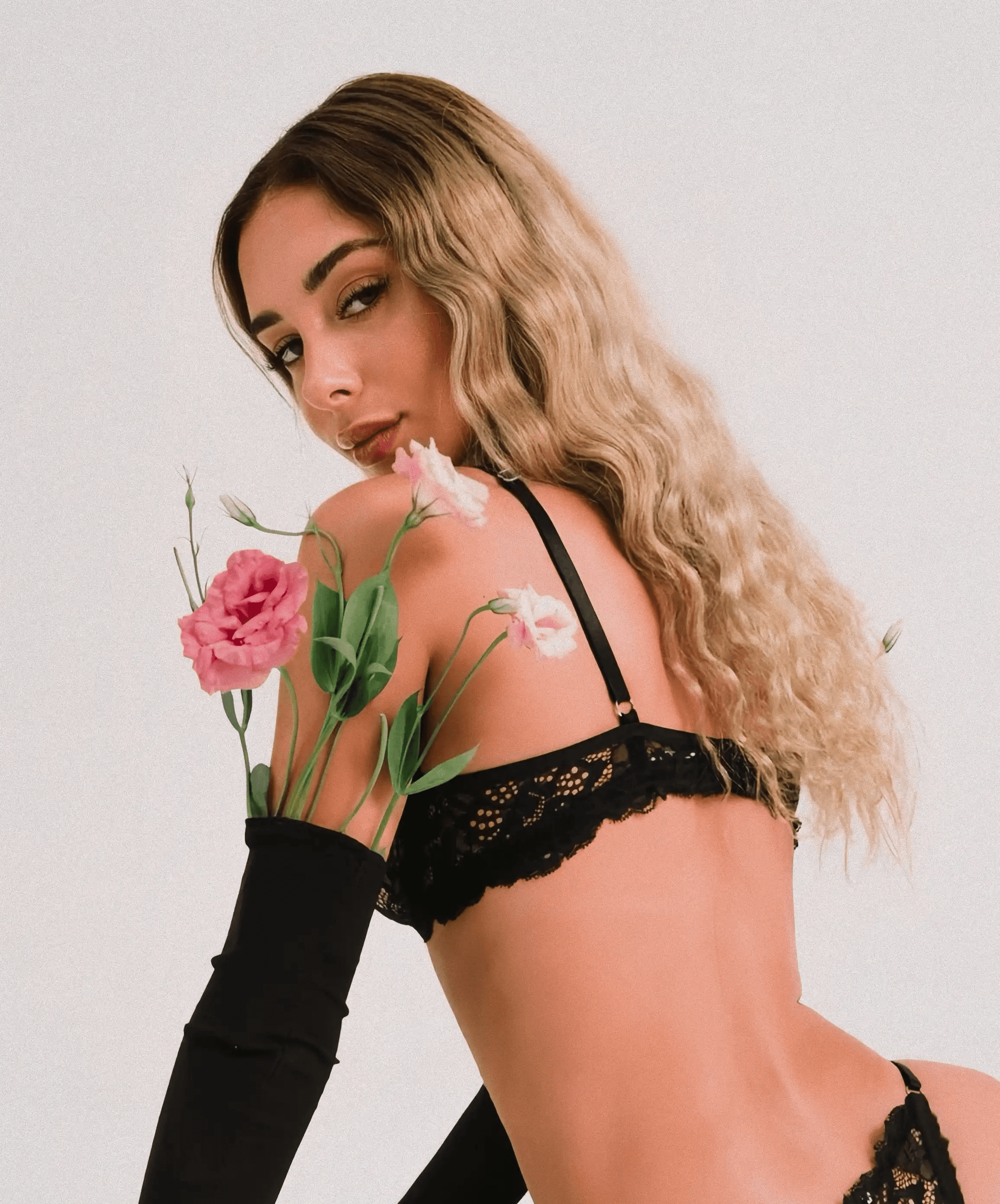 Maria Eduarda Brunet em campanha para Diamantes Lingerie