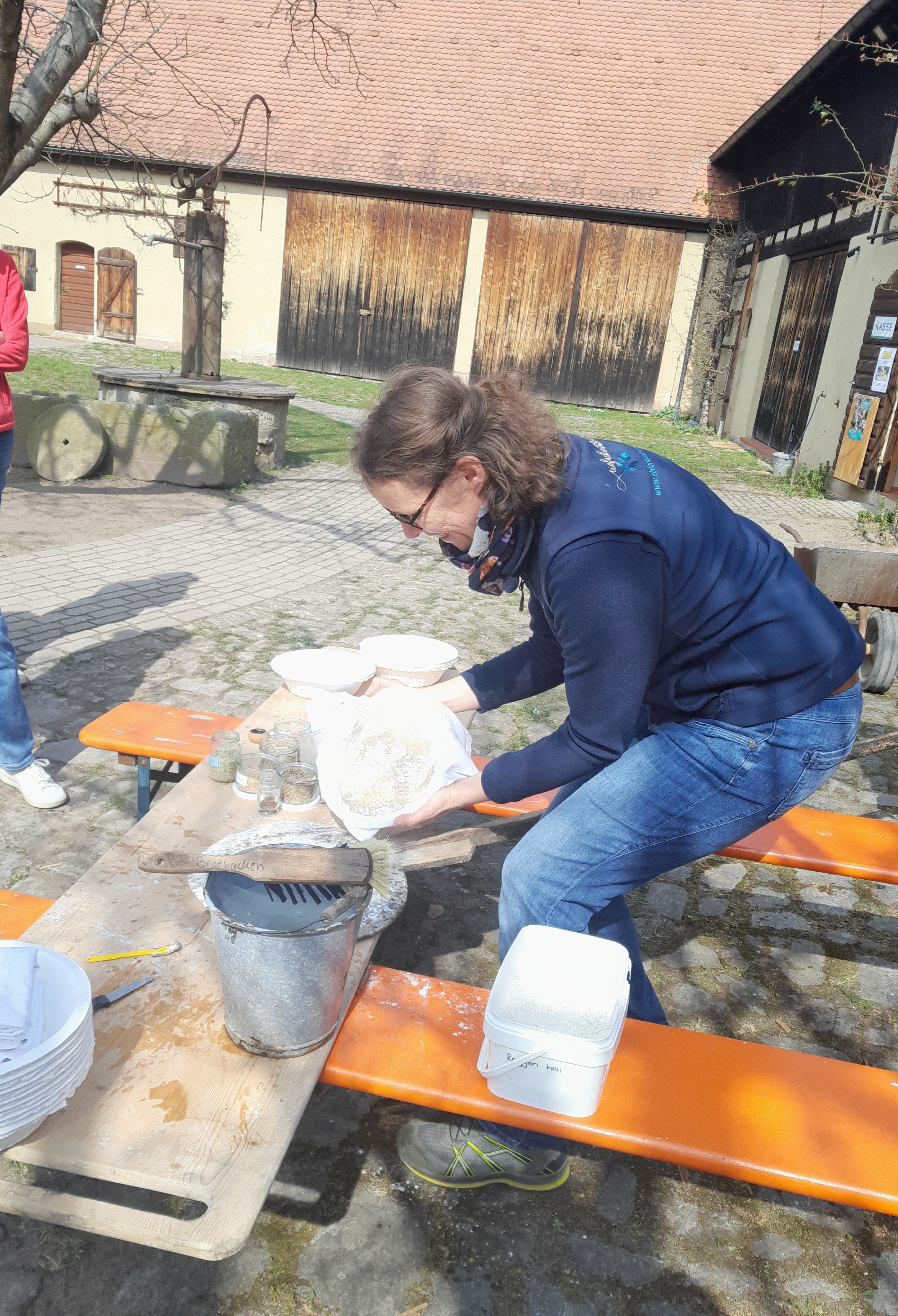 Brotbacken im Bauernmuseum