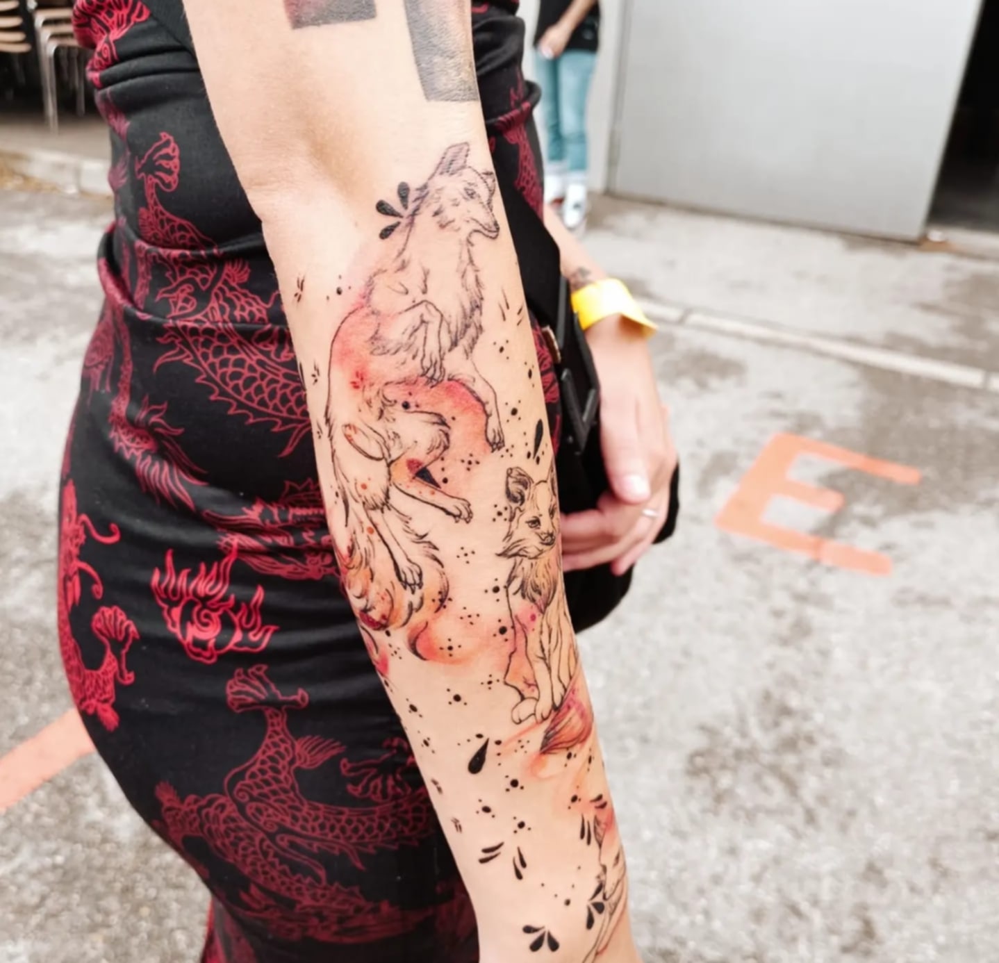 tatouage avant bras femme couleurs