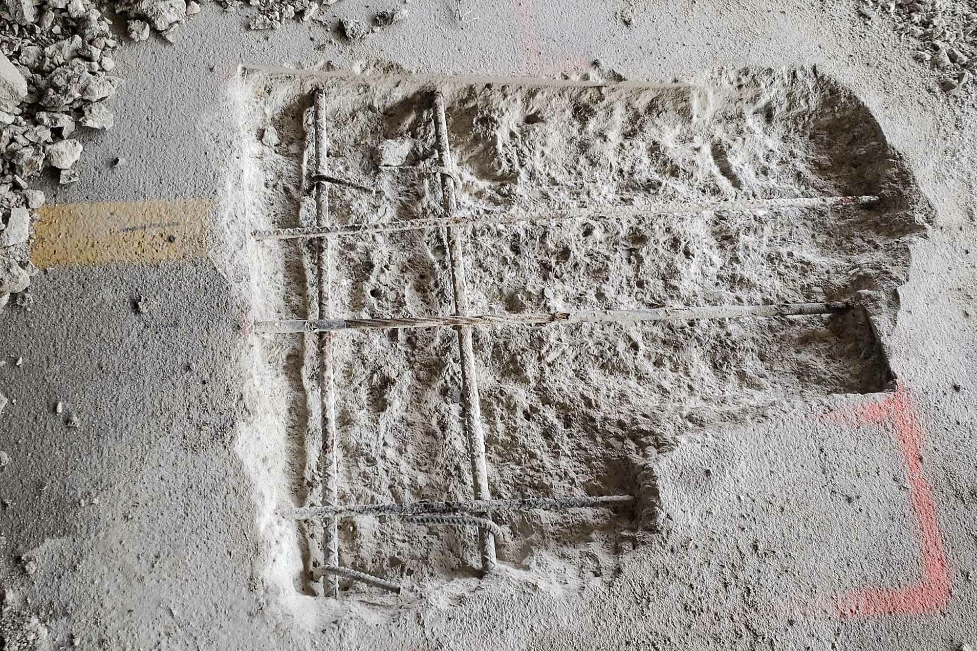 Concreto dañado removido y listo para ser parcheado nuevamente