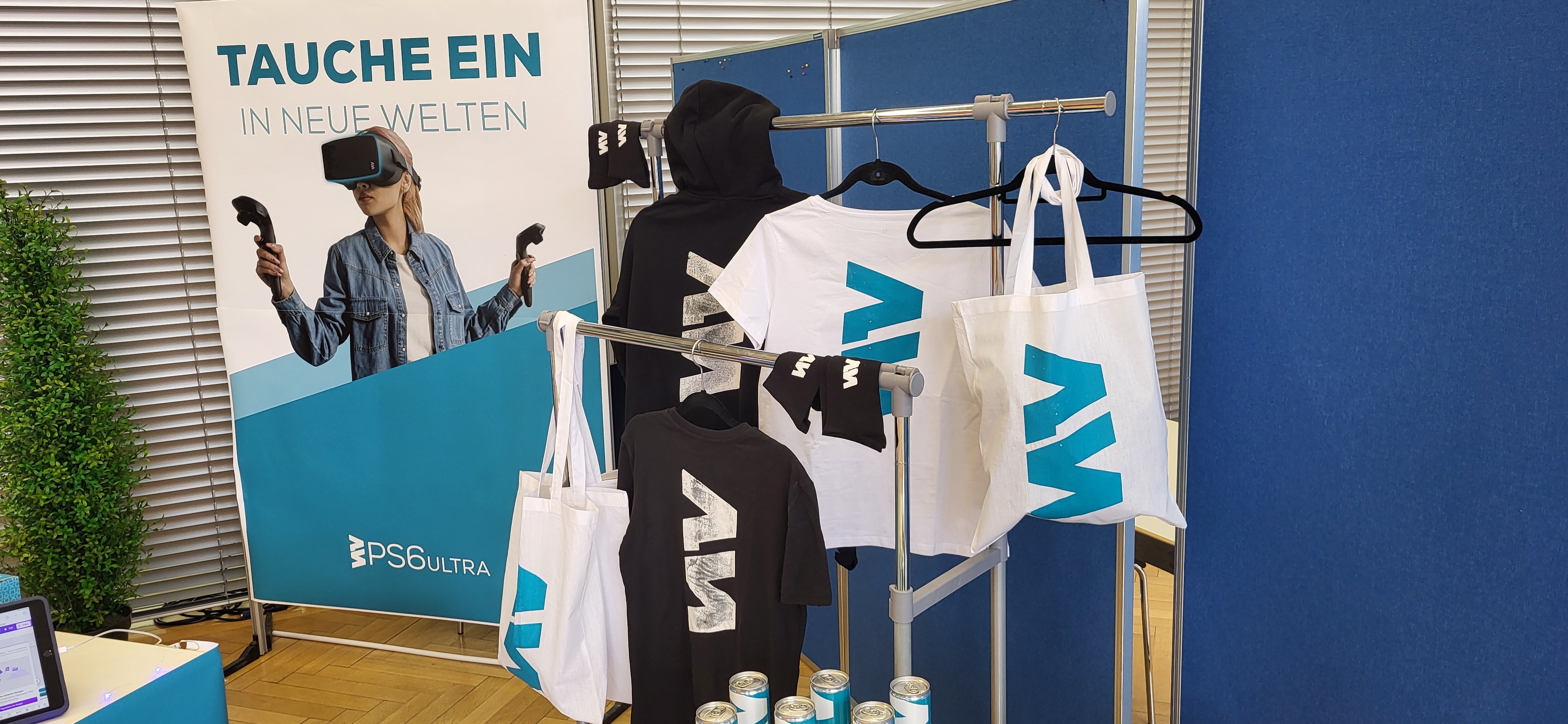 Neuer Merchandise von PlayStation: Taschen, T-Shirts. Pullover